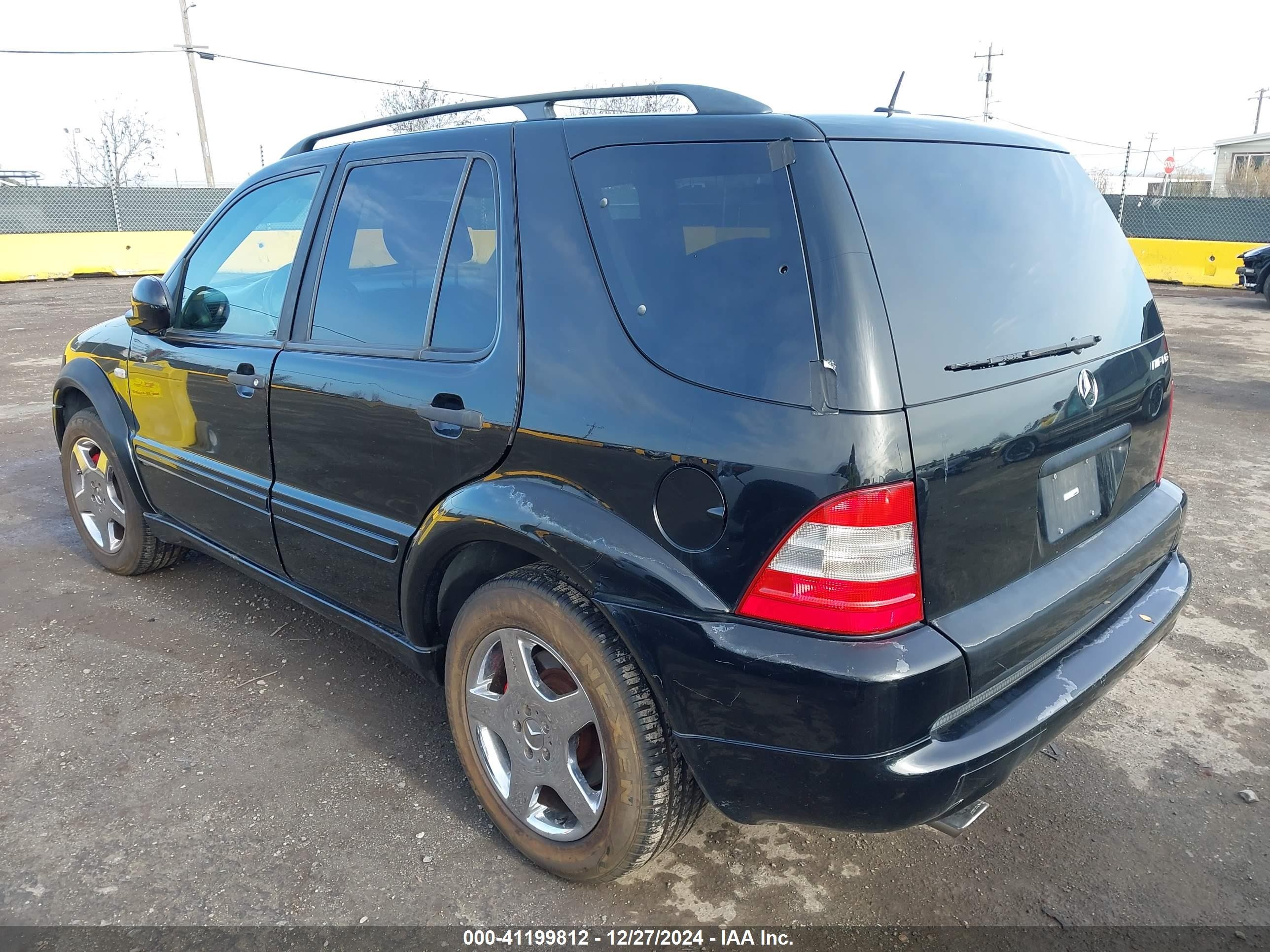 2000 Mercedes-benz Ml 55 Amg   Black vin: 4JGAB74E3YA186258