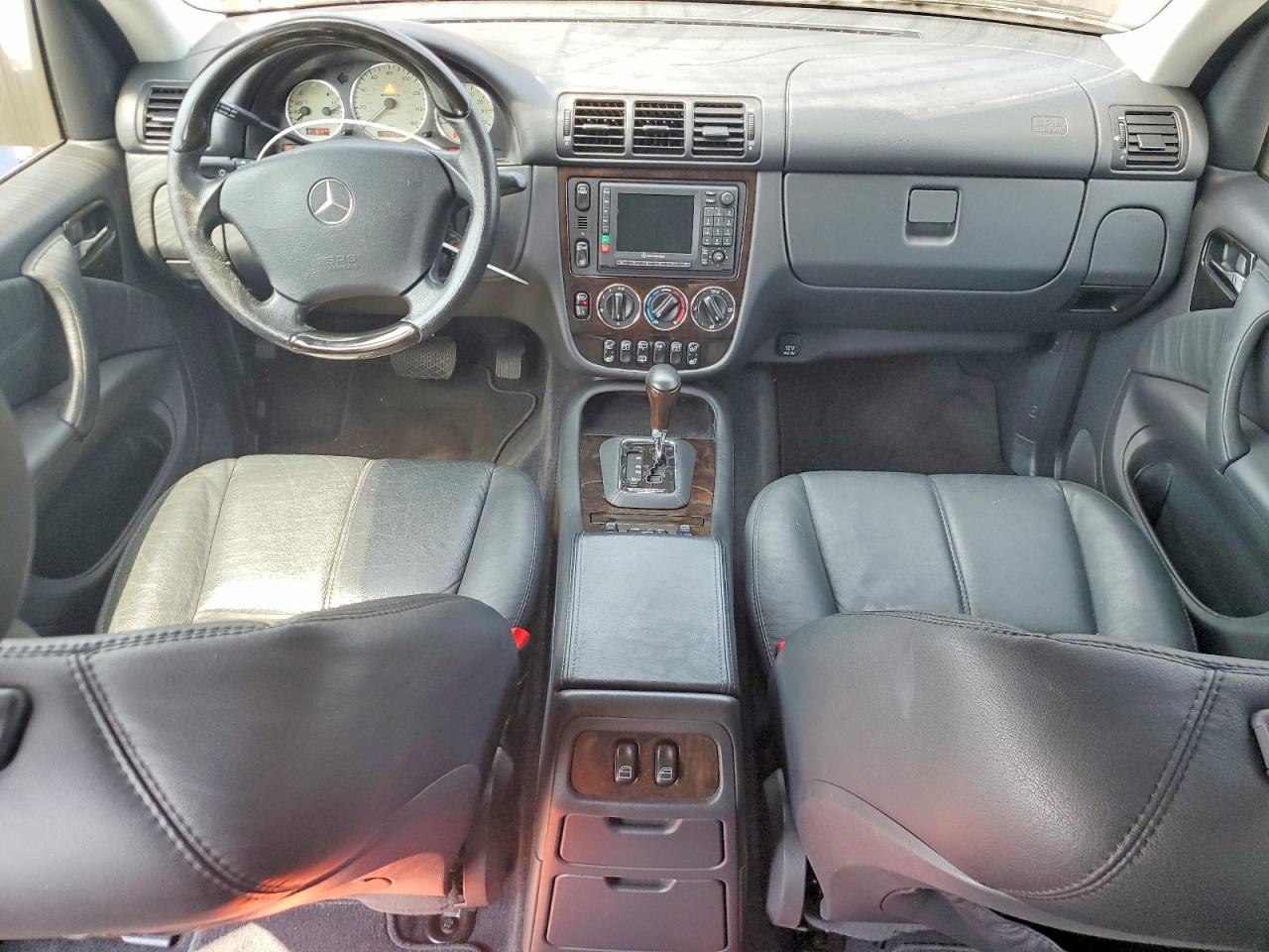 2000 Mercedes-benz Ml 55 Burgundy vin: 4JGAB74E7YA176011