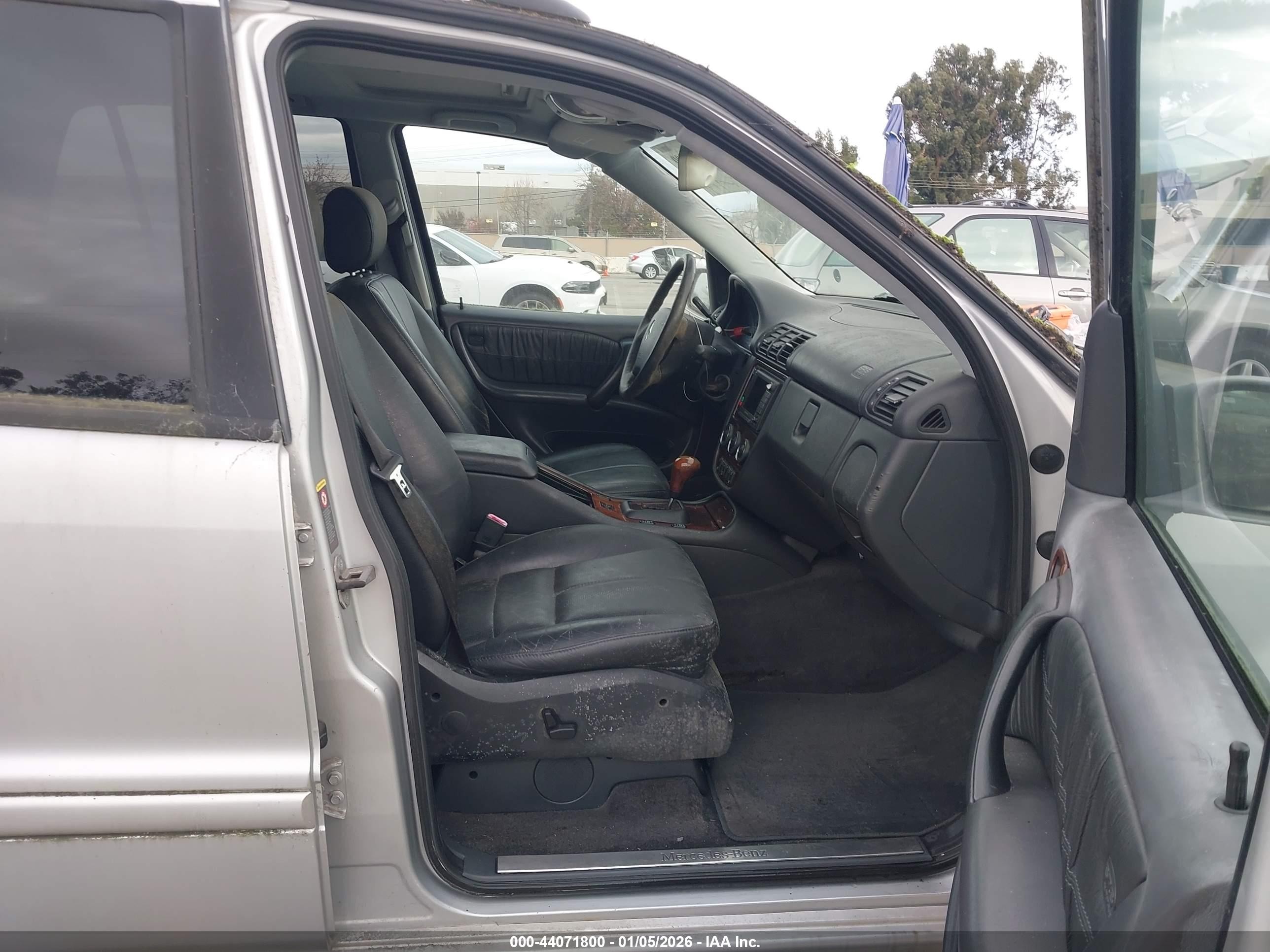 2002 Mercedes-benz Ml 500   Silver vin: 4JGAB75E42A299724