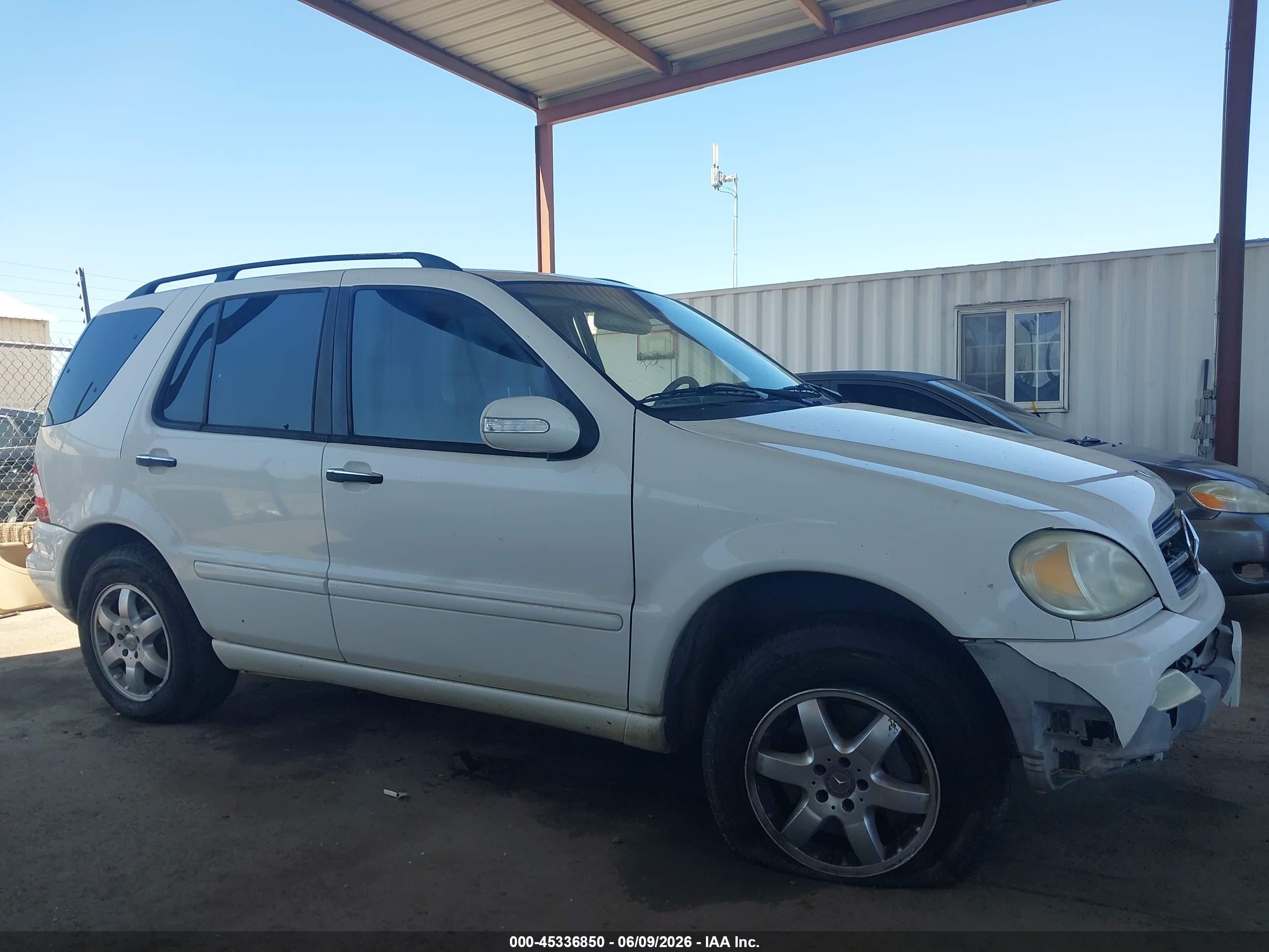 2002 Mercedes-benz Ml 500   White vin: 4JGAB75EX2A302271