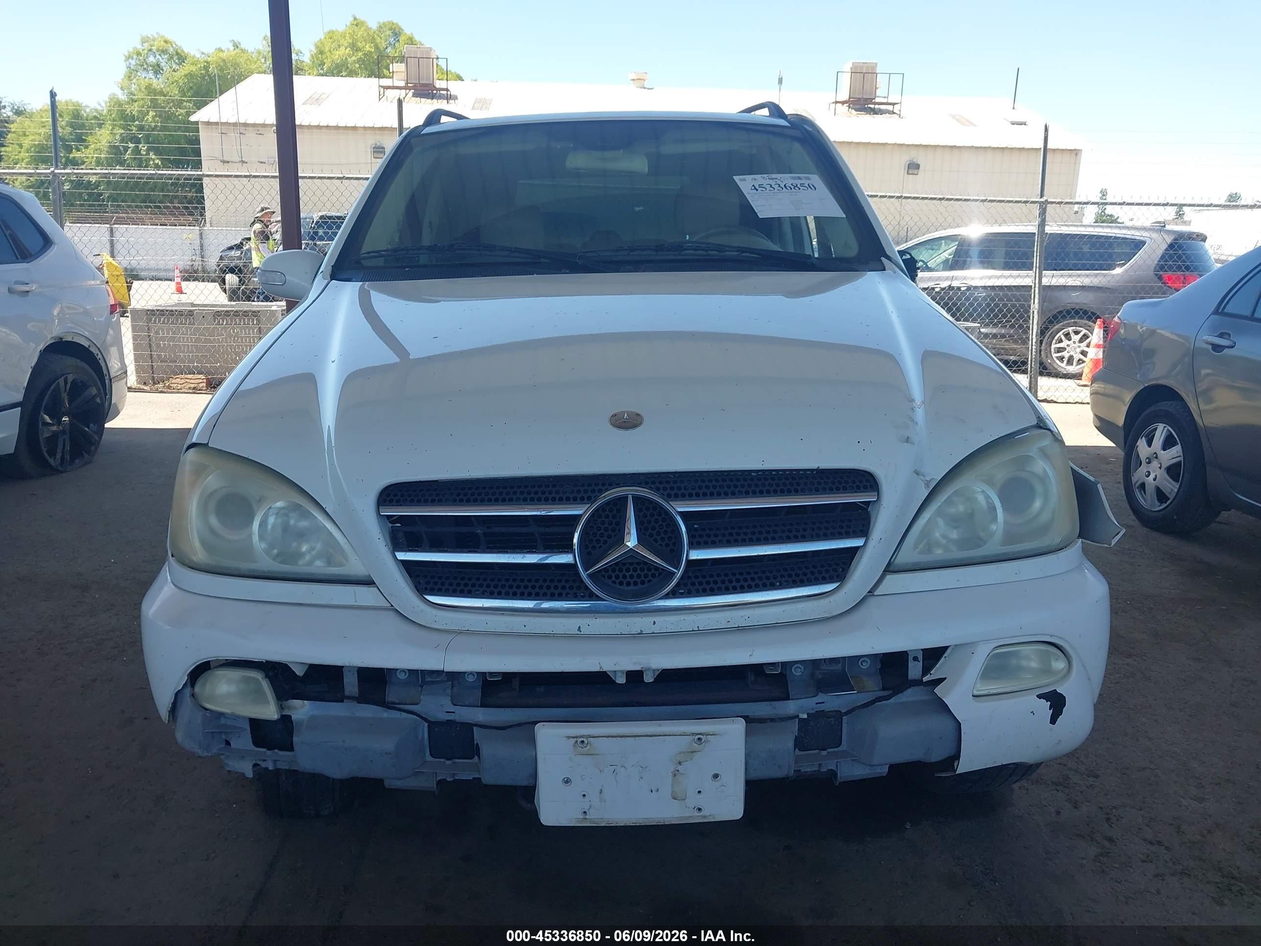 2002 Mercedes-benz Ml 500   White vin: 4JGAB75EX2A302271