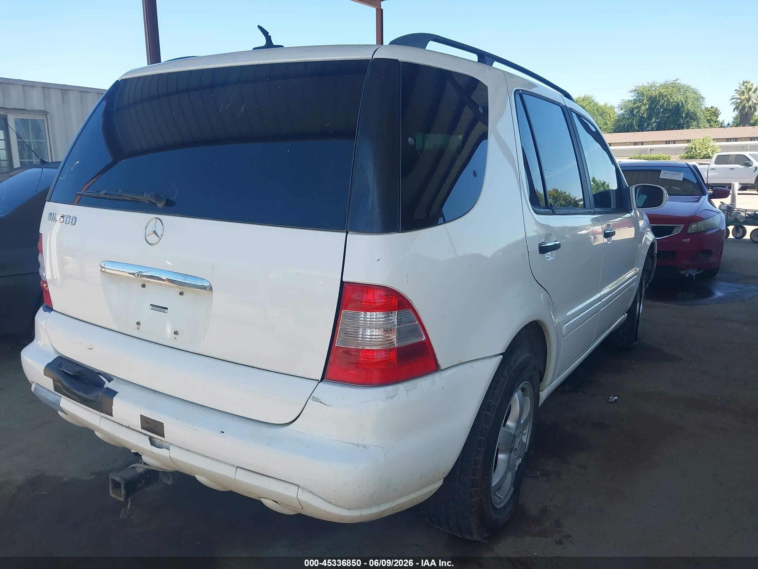 2002 Mercedes-benz Ml 500   White vin: 4JGAB75EX2A302271