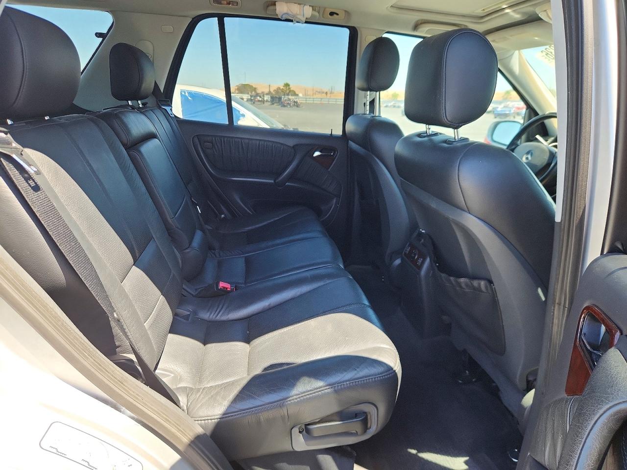 2002 Mercedes-benz Ml 500 Silver vin: 4JGAB75EX2A302982