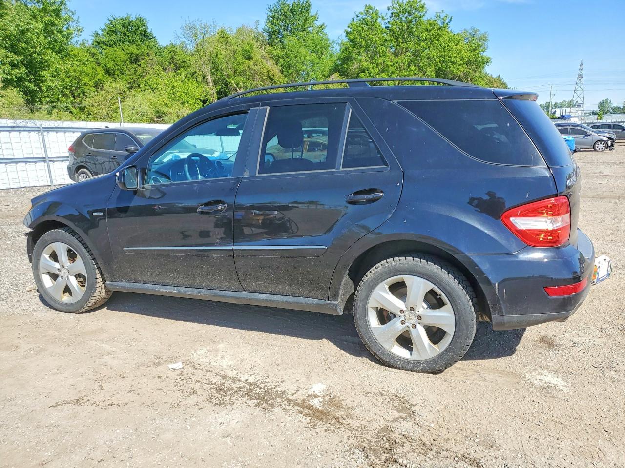 2009 Mercedes-benz Ml Black vin: 4JGBB25E19A482483