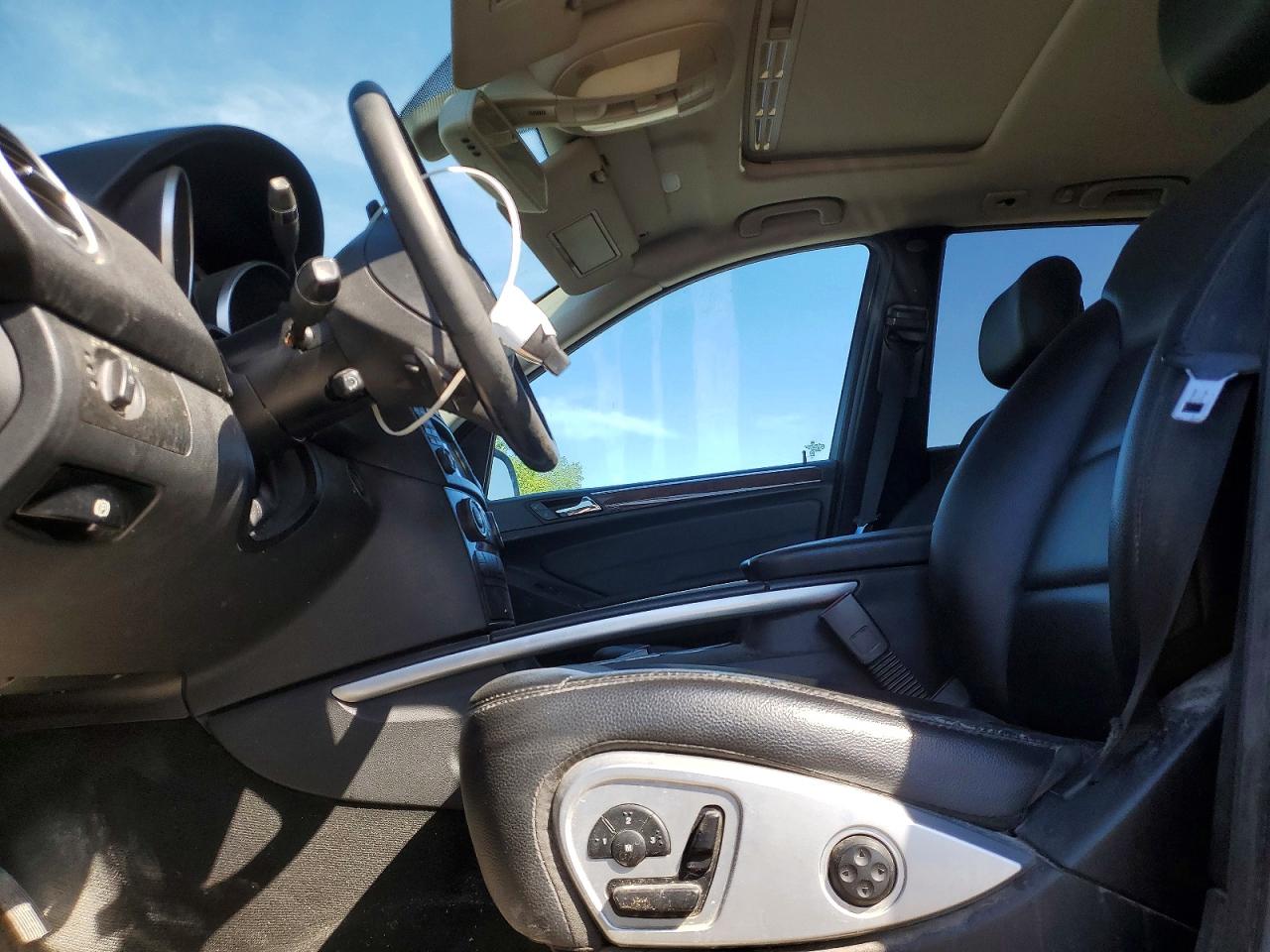 2009 Mercedes-benz Ml Black vin: 4JGBB25E19A482483