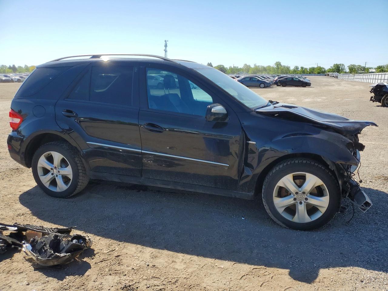 2009 Mercedes-benz Ml Black vin: 4JGBB25E19A482483