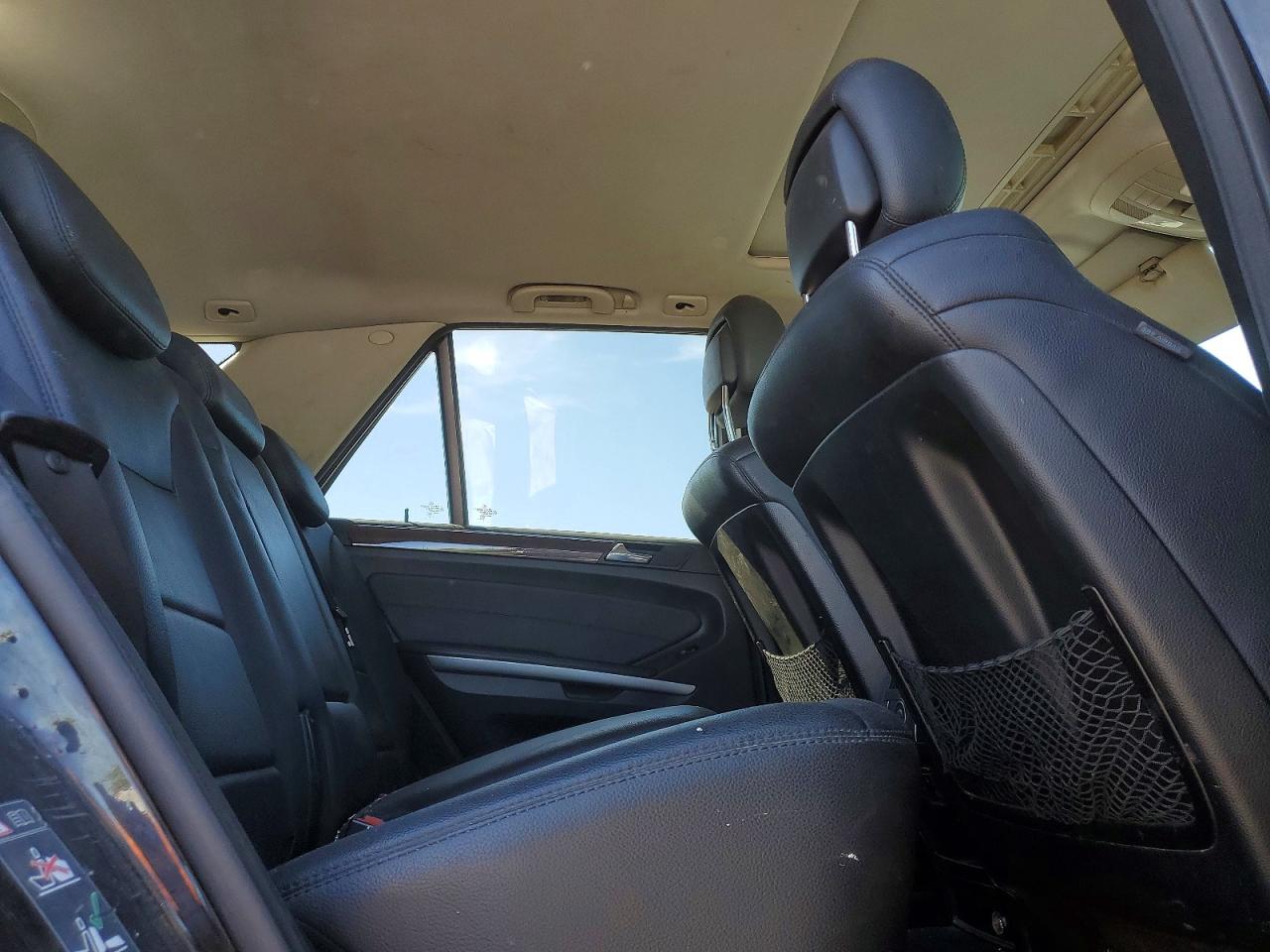 2009 Mercedes-benz Ml Black vin: 4JGBB25E19A482483