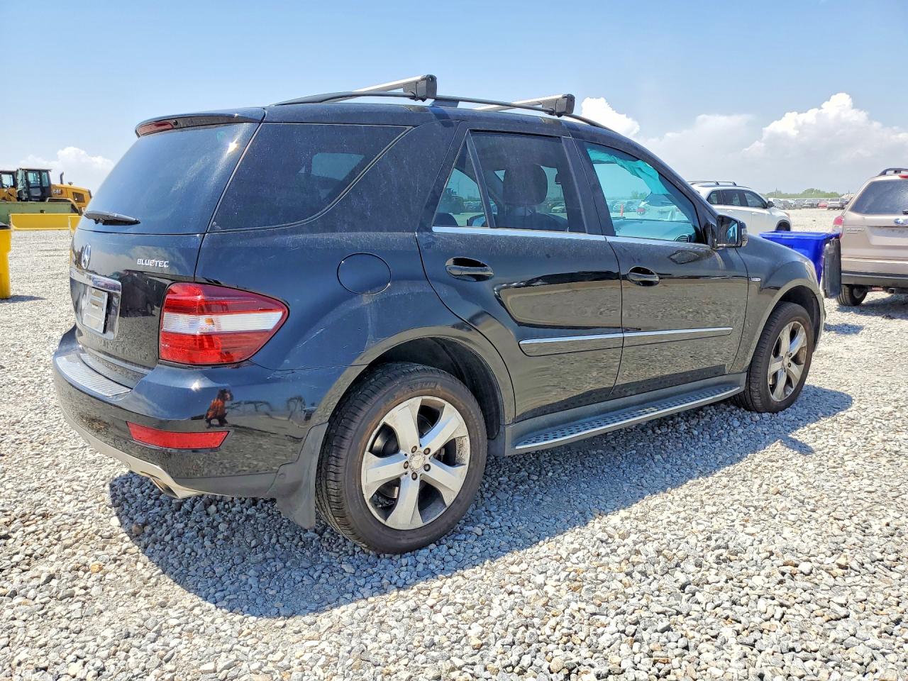 2011 Mercedes-benz Ml 350 Bluetec Black vin: 4JGBB2FB1BA683309
