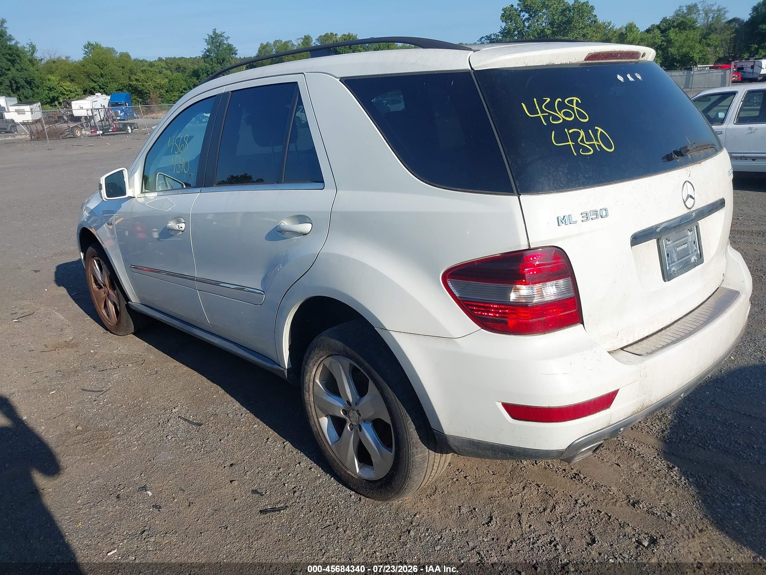 2011 Mercedes-benz Ml 350 Bluetec 4matic White vin: 4JGBB2FB2BA727480