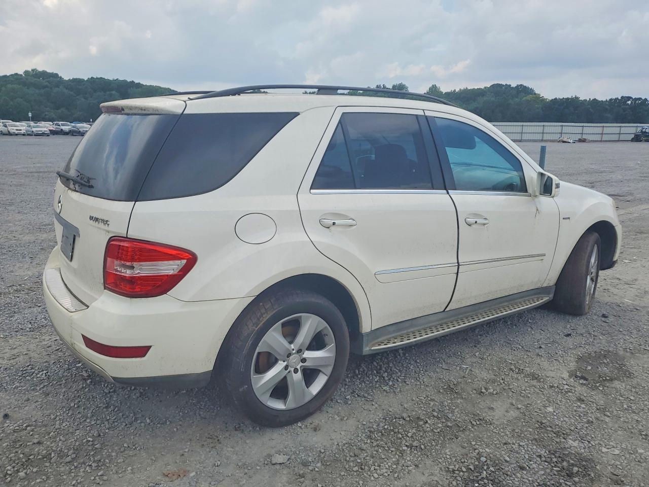 2011 Mercedes-benz Ml 350 Bluetec White vin: 4JGBB2FB2BA733425