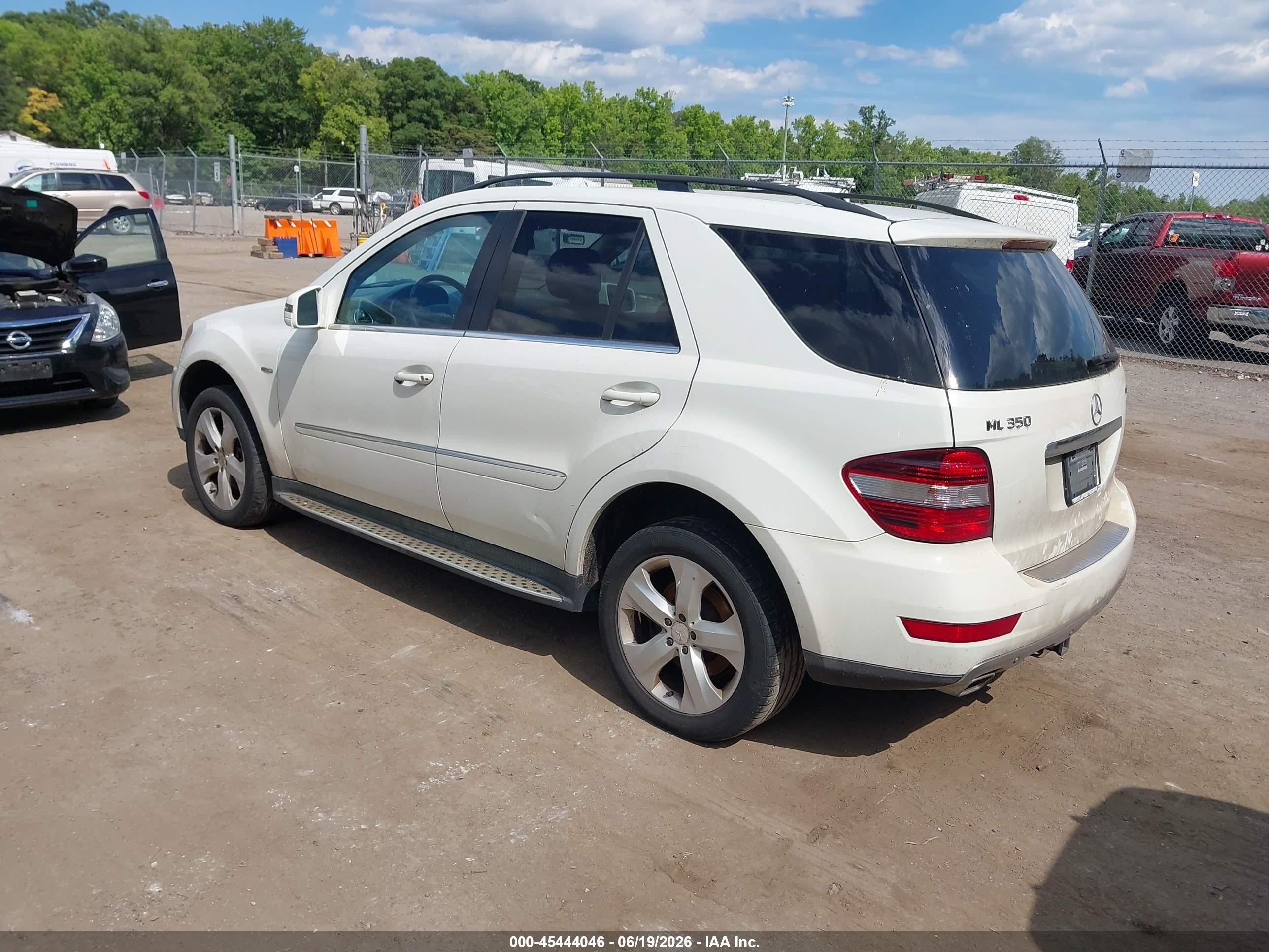2011 Mercedes-benz Ml 350 Bluetec 4matic White vin: 4JGBB2FBXBA633427