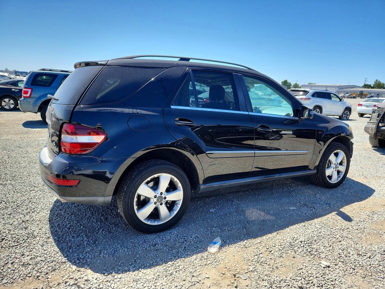 2011 Mercedes-benz Ml 350 Black vin: 4JGBB5GB5BA683054