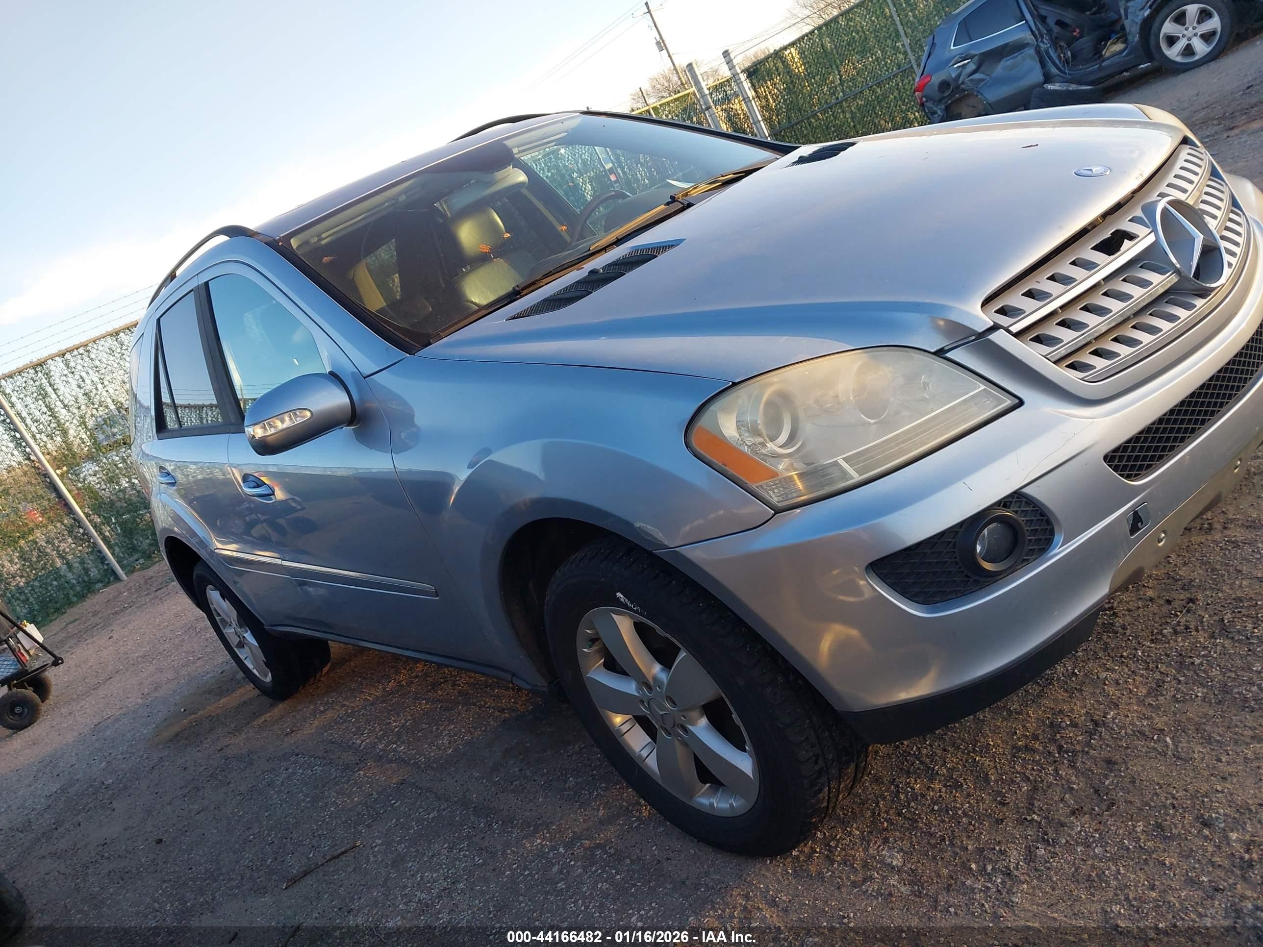 2006 Mercedes-benz Ml 500 Серый vin: 4JGBB75E56A047331