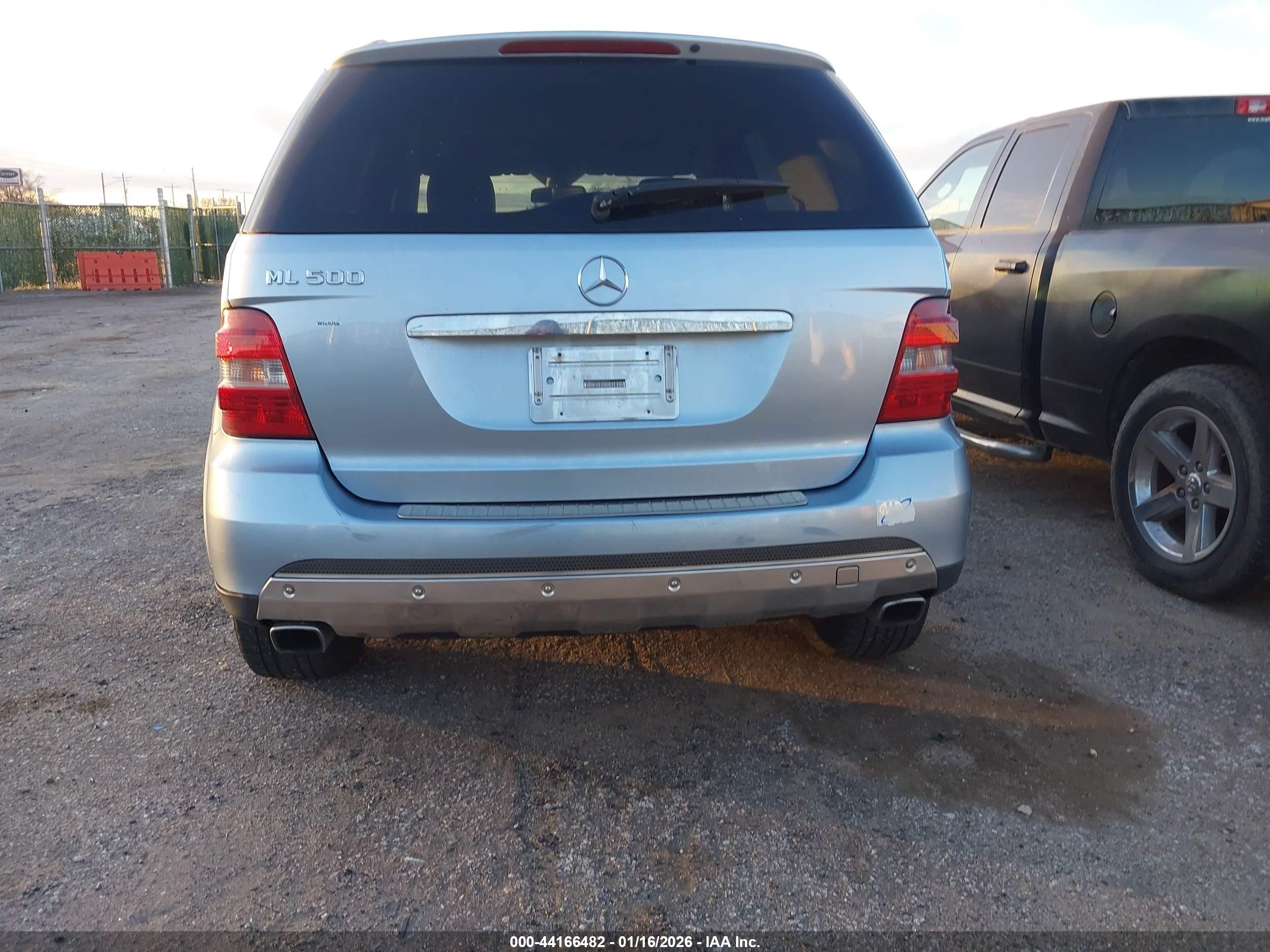 2006 Mercedes-benz Ml 500 Серый vin: 4JGBB75E56A047331
