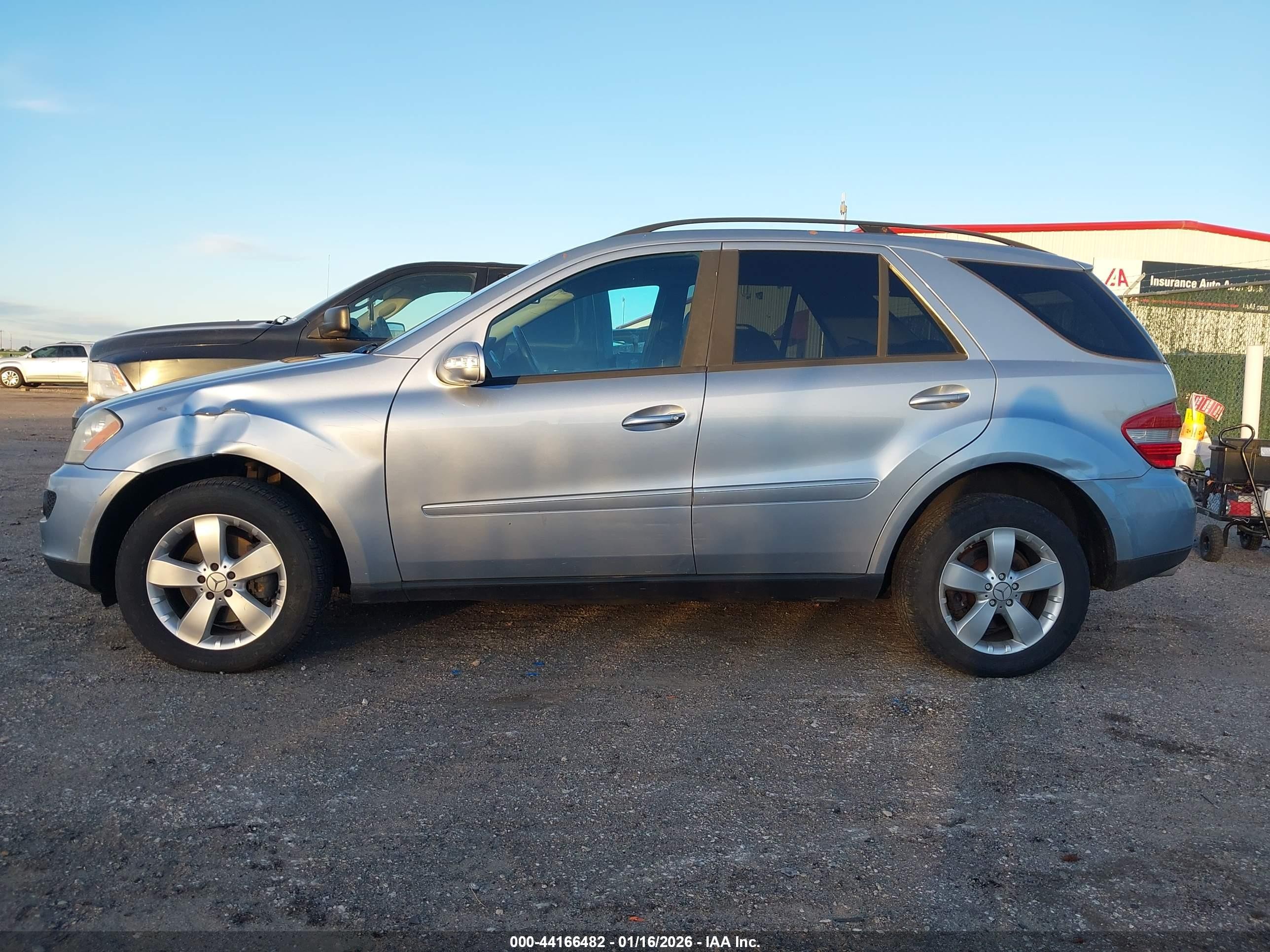 2006 Mercedes-benz Ml 500 Серый vin: 4JGBB75E56A047331