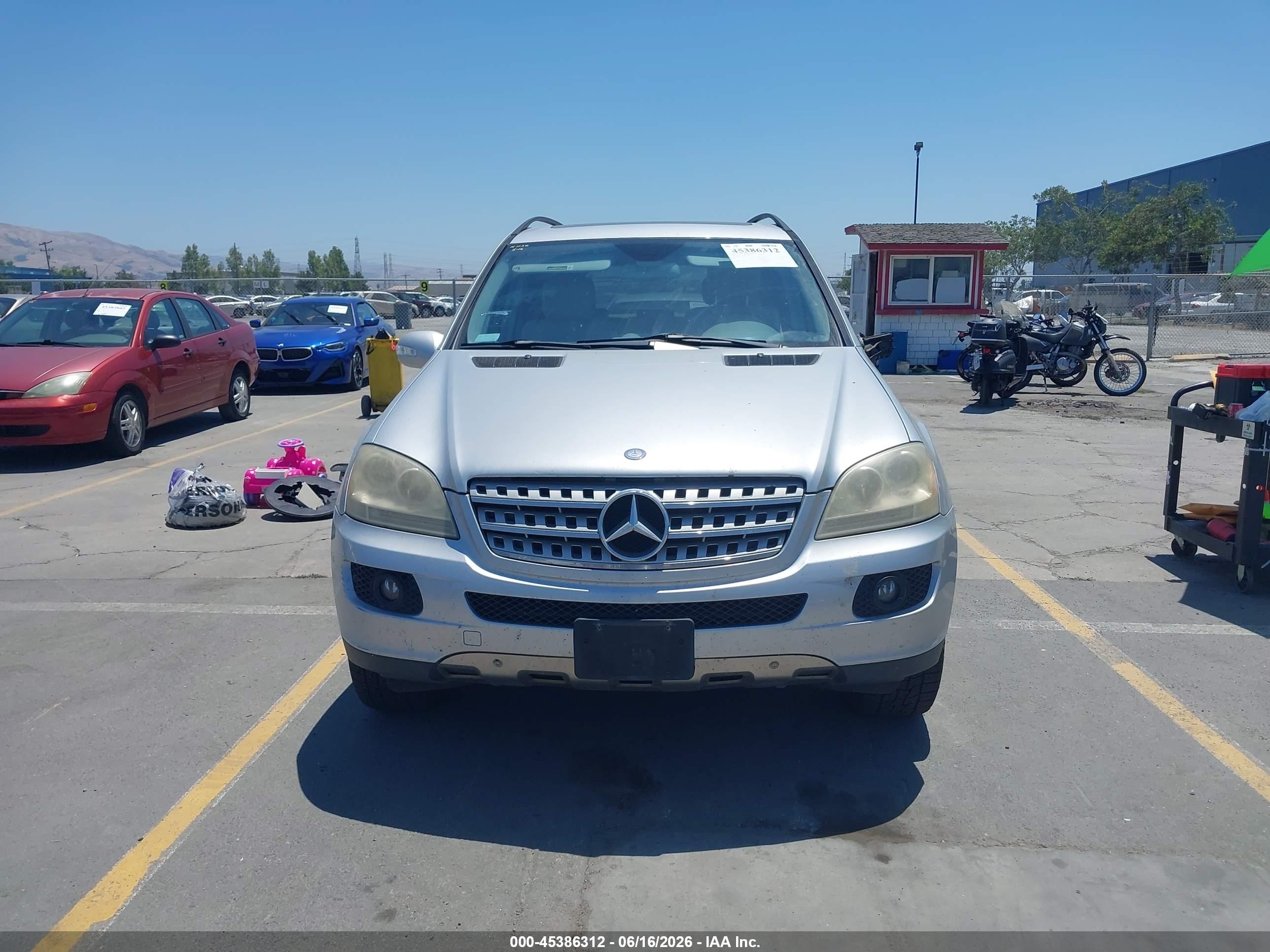 2006 Mercedes-benz Ml 500 4matic Серый vin: 4JGBB75E96A019290