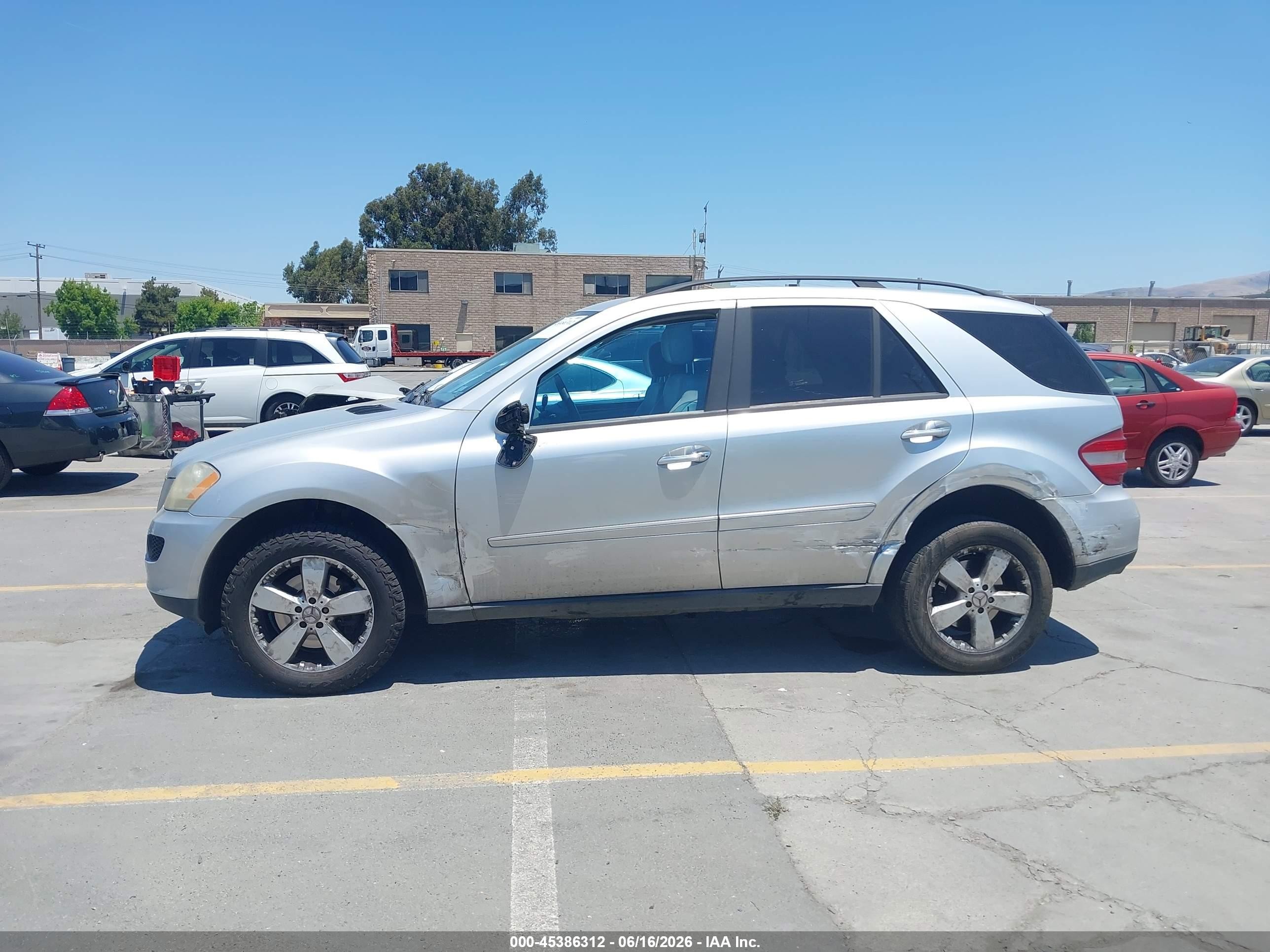 2006 Mercedes-benz Ml 500 4matic Серый vin: 4JGBB75E96A019290