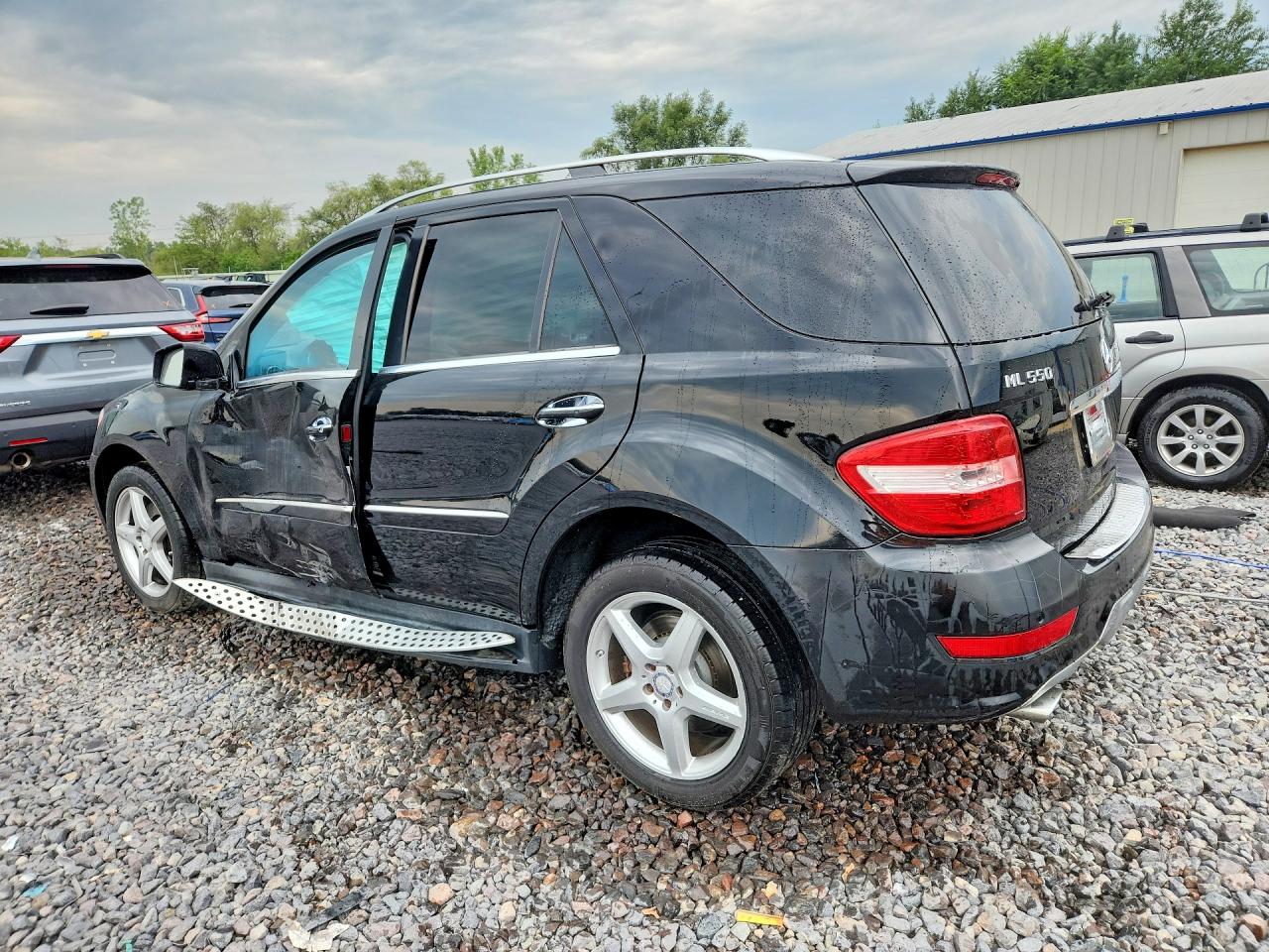 2011 Mercedes-benz Ml 550 4matic Черный vin: 4JGBB7CB0BA635799