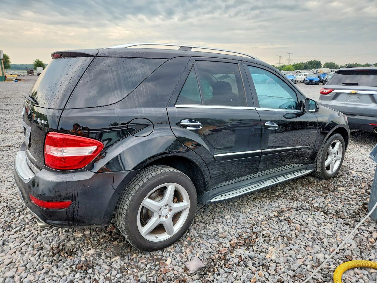 2011 Mercedes-benz Ml 550 4matic Черный vin: 4JGBB7CB0BA635799