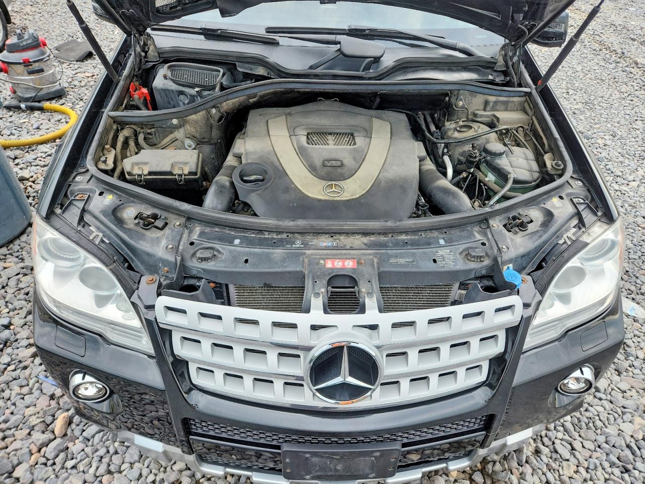 2011 Mercedes-benz Ml 550 4matic Черный vin: 4JGBB7CB0BA635799