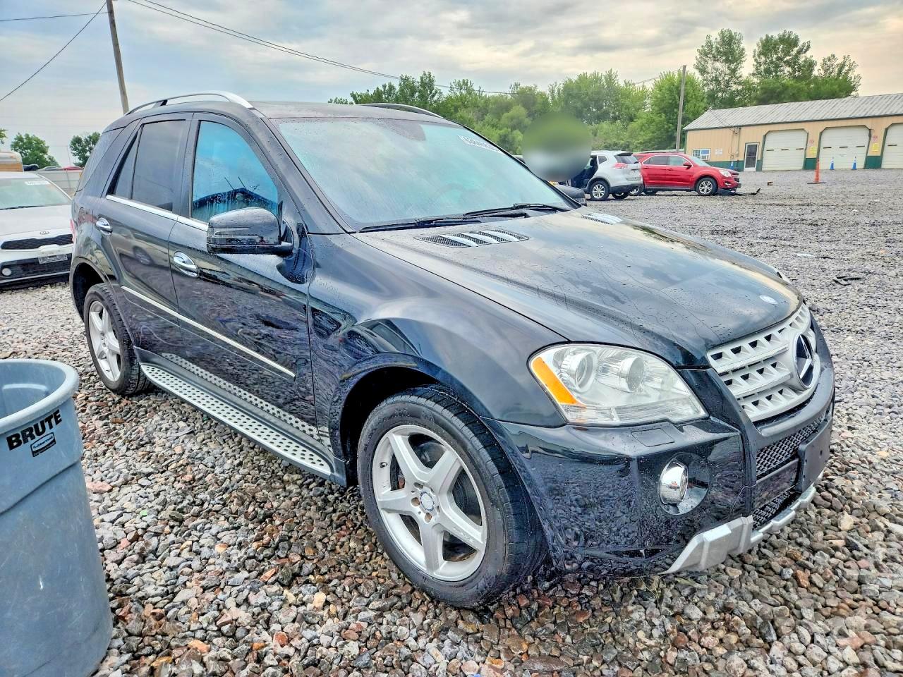 2011 Mercedes-benz Ml 550 4matic Черный vin: 4JGBB7CB0BA635799
