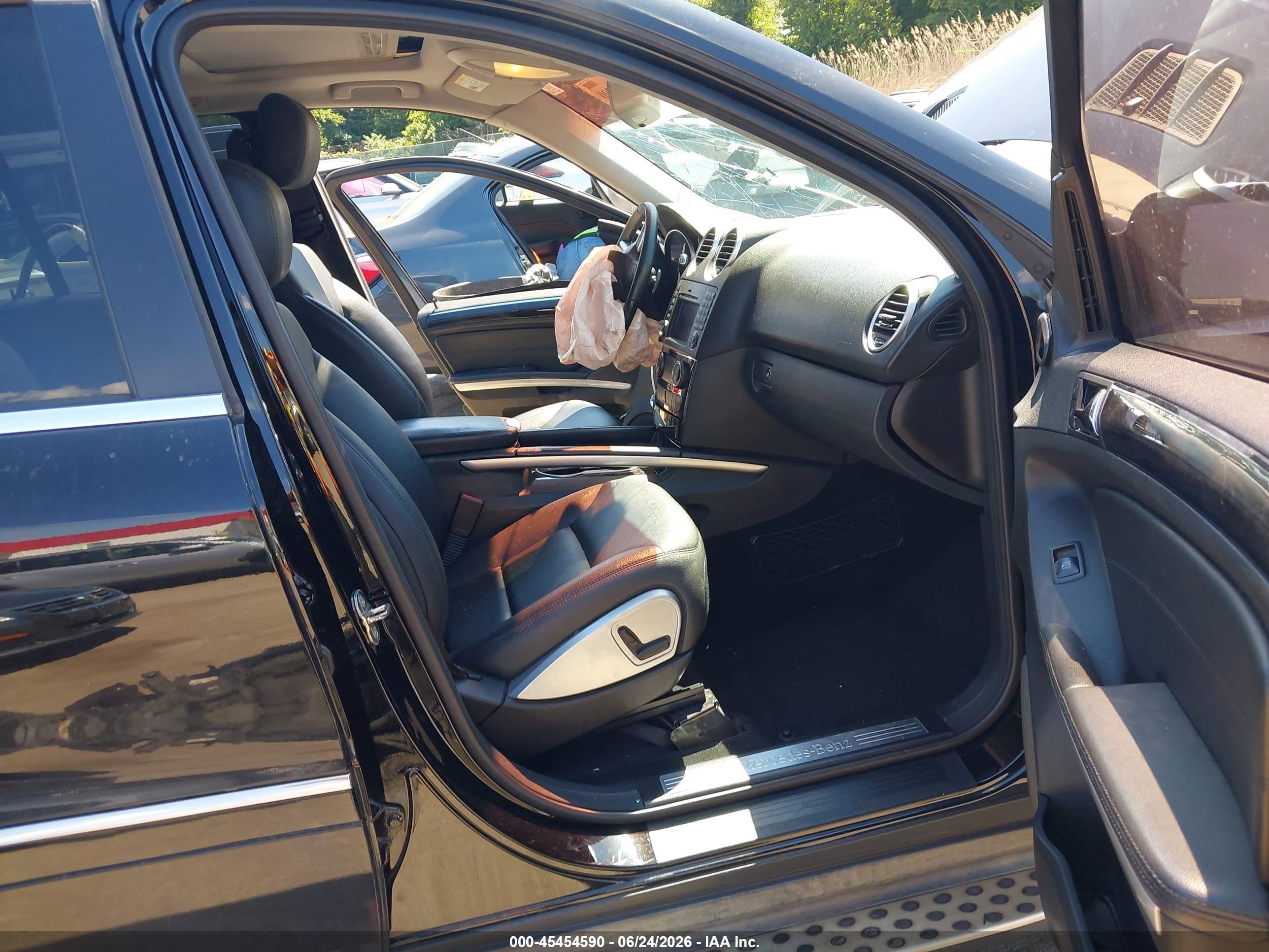2010 Mercedes-benz Ml 550 4matic Черный vin: 4JGBB7CB2AA588631