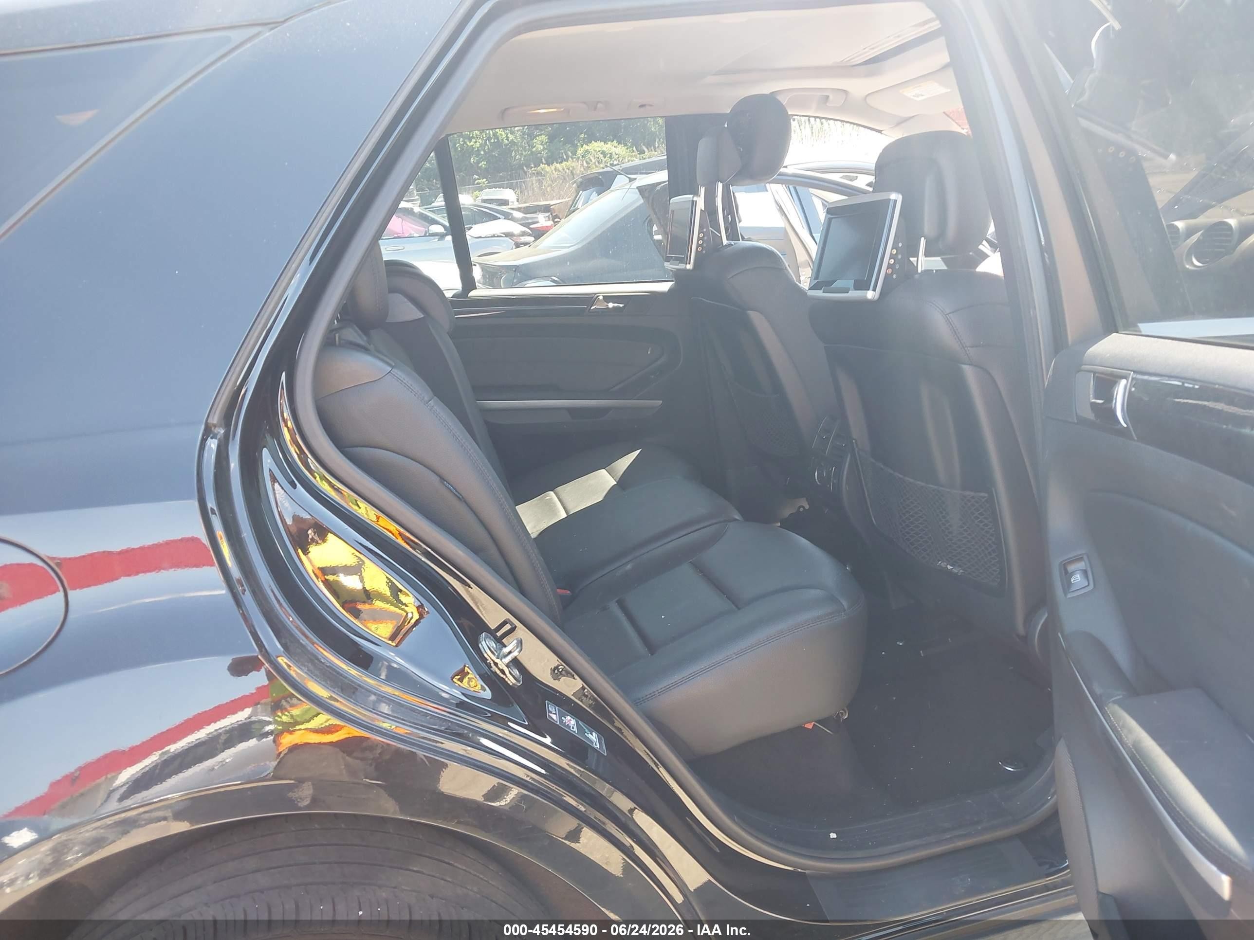 2010 Mercedes-benz Ml 550 4matic Черный vin: 4JGBB7CB2AA588631