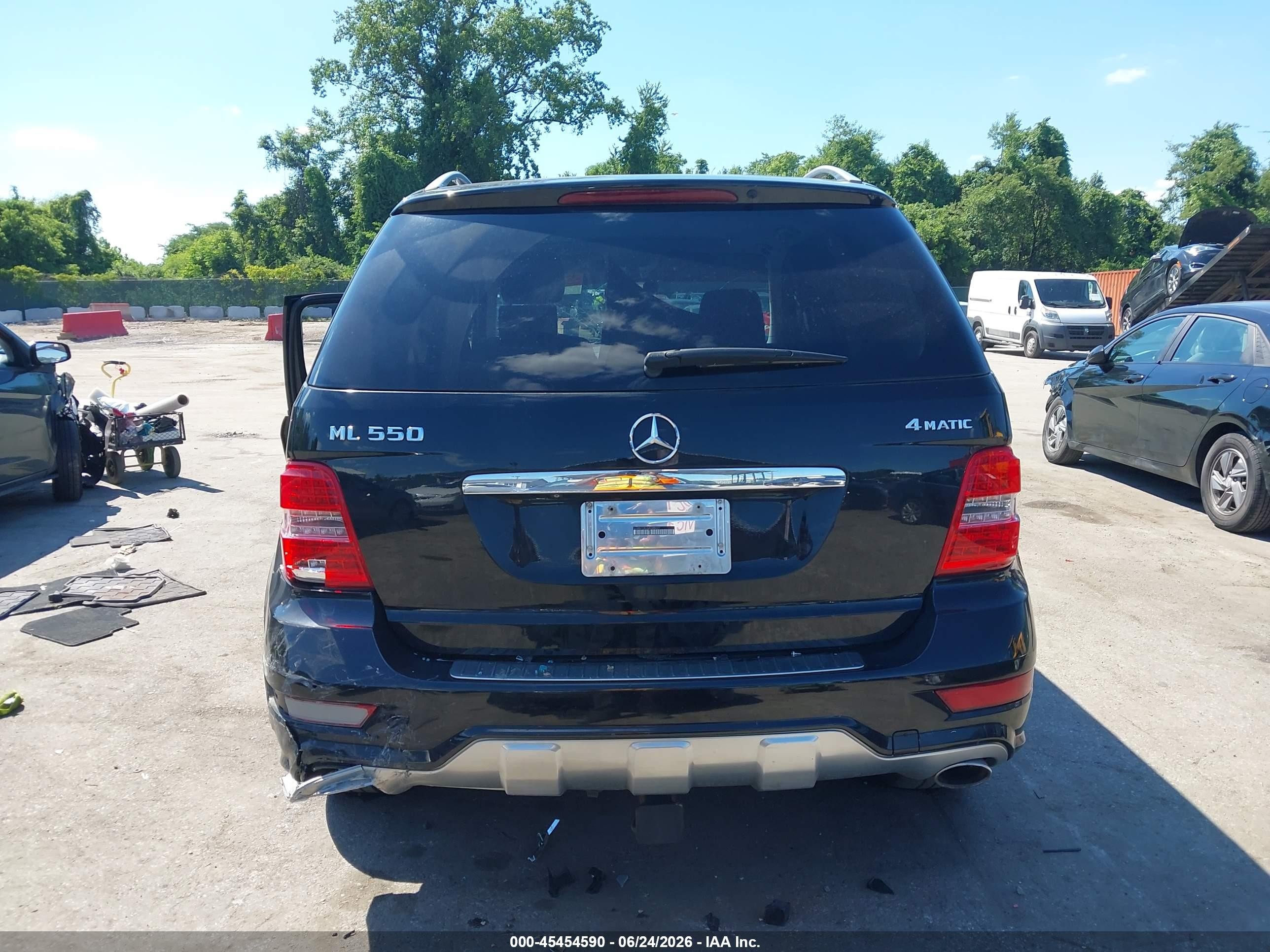 2010 Mercedes-benz Ml 550 4matic Черный vin: 4JGBB7CB2AA588631