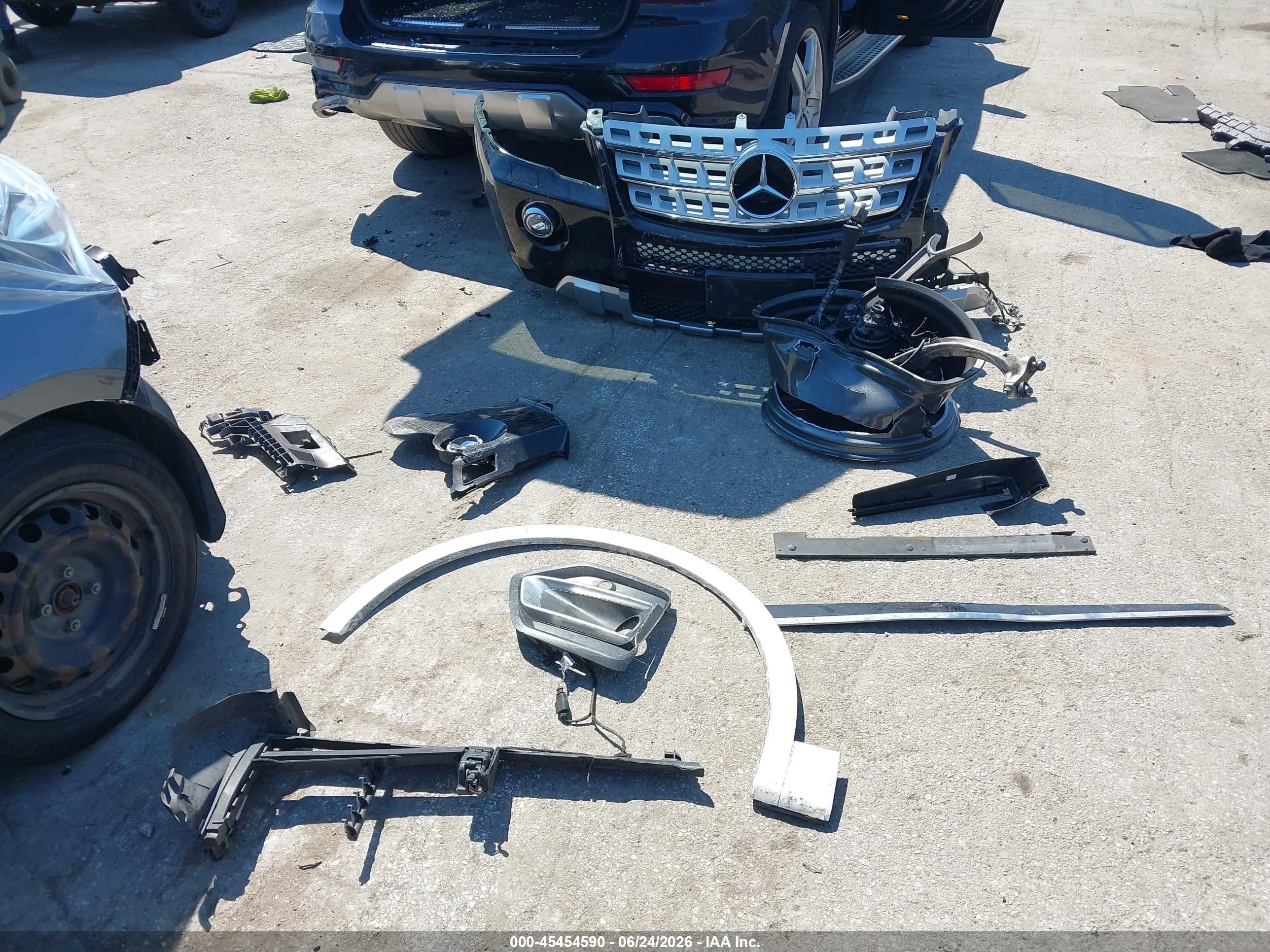 2010 Mercedes-benz Ml 550 4matic Черный vin: 4JGBB7CB2AA588631