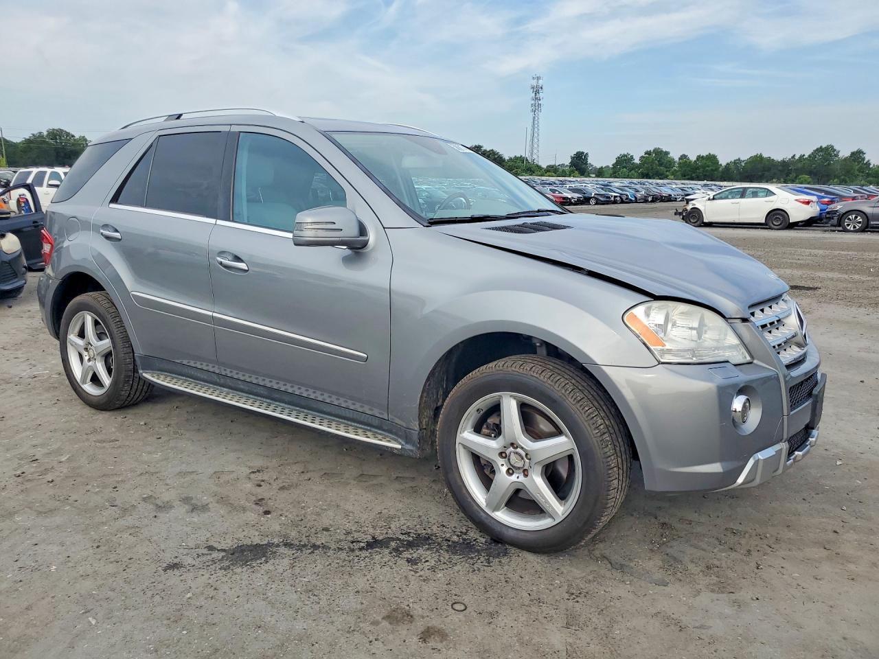 2011 Mercedes-benz Ml 550 4matic Gray vin: 4JGBB7CB2BA645783