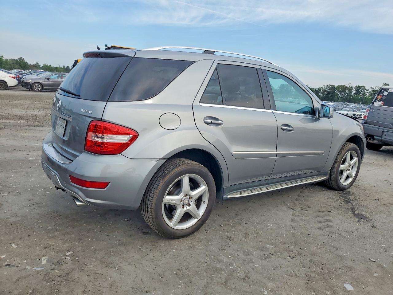2011 Mercedes-benz Ml 550 4matic Gray vin: 4JGBB7CB2BA645783