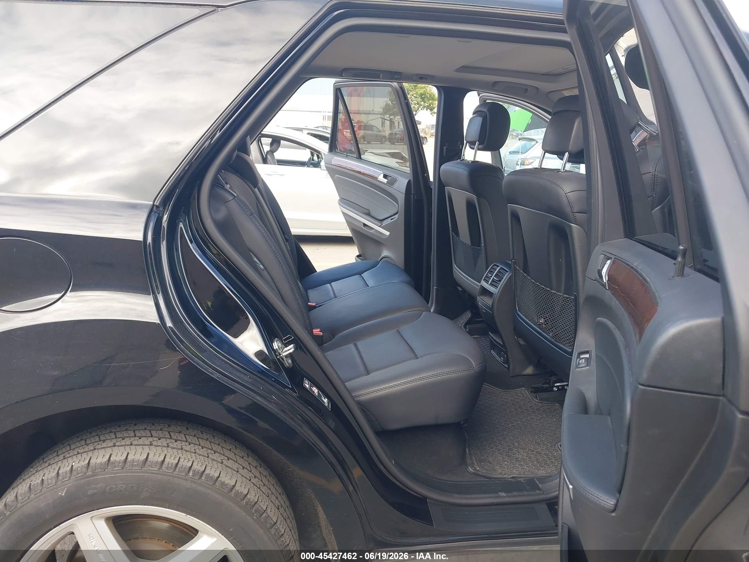 2011 Mercedes-benz Ml 550 4matic Черный vin: 4JGBB7CB2BA745852