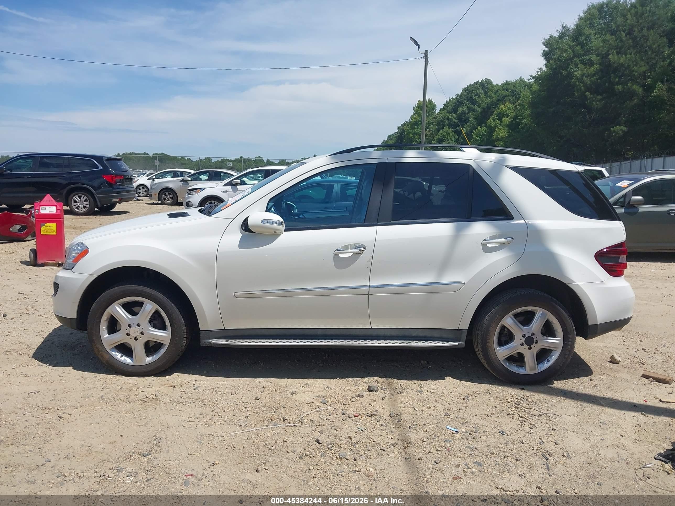 2008 Mercedes-benz Ml 350 4matic White vin: 4JGBB86E58A393547