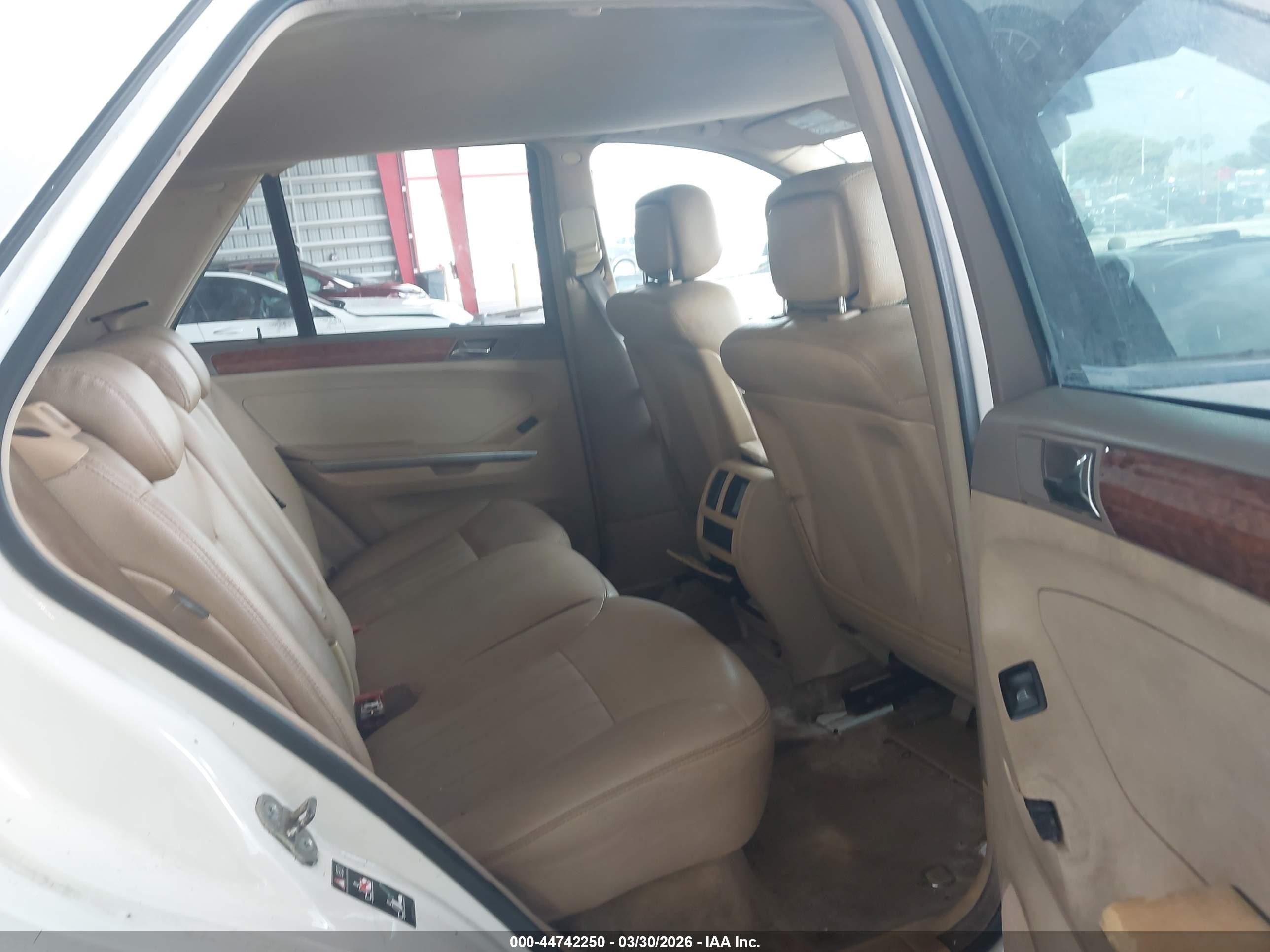 2007 Mercedes-benz Ml 350 4matic Бежевый vin: 4JGBB86EX7A213879