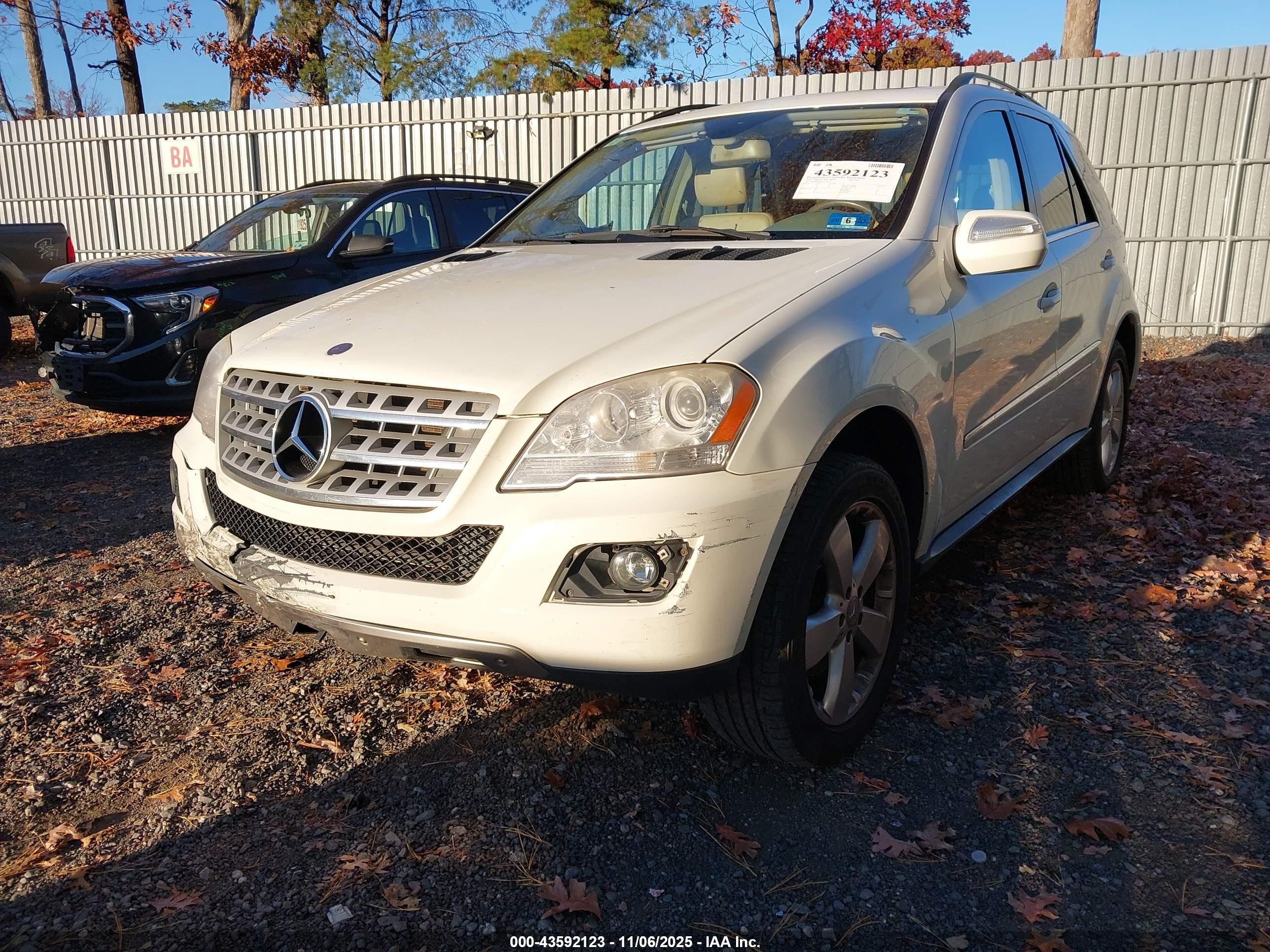 2010 Mercedes-benz Ml 350 4matic White vin: 4JGBB8GB6AA554675