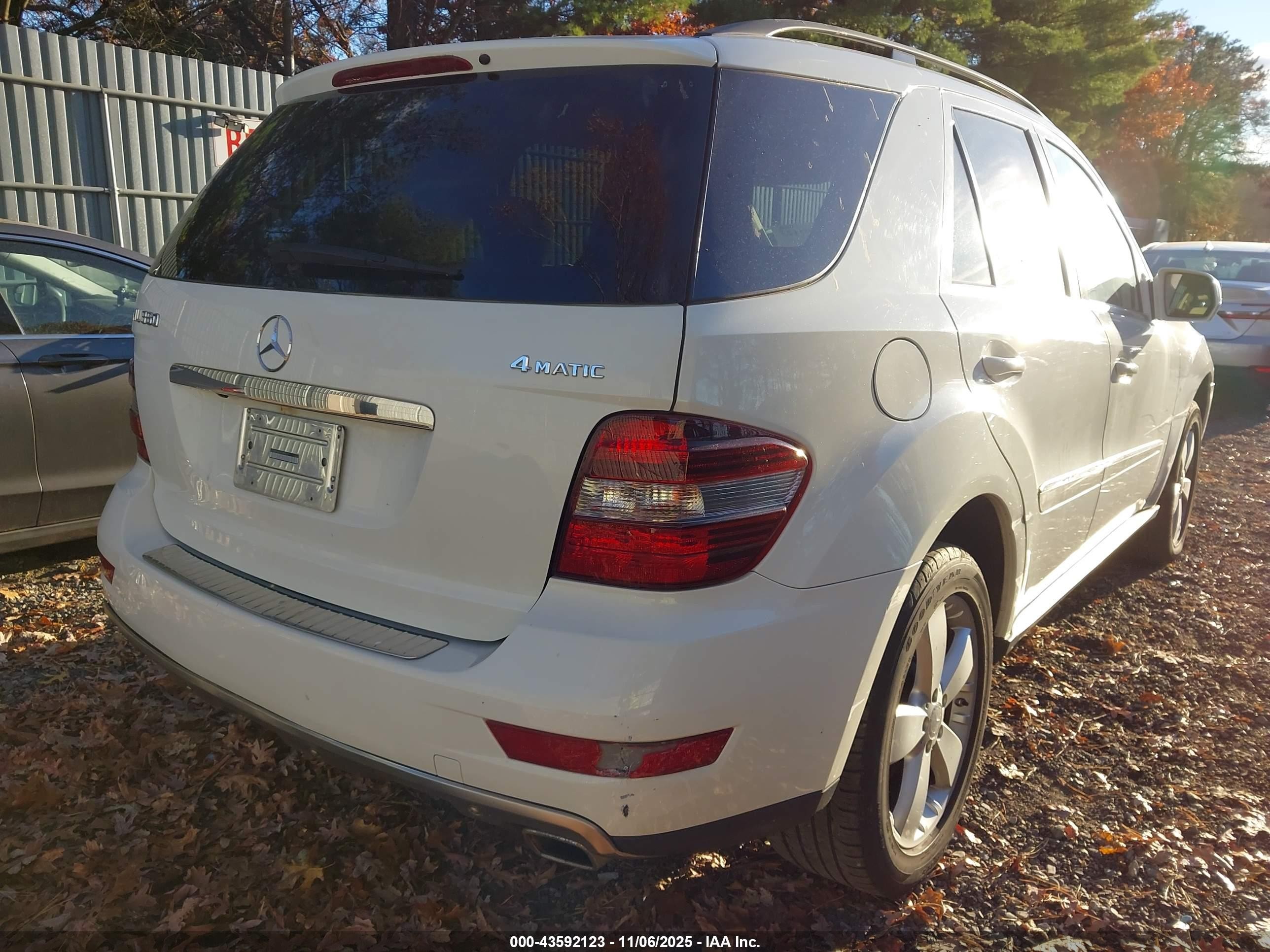 2010 Mercedes-benz Ml 350 4matic White vin: 4JGBB8GB6AA554675