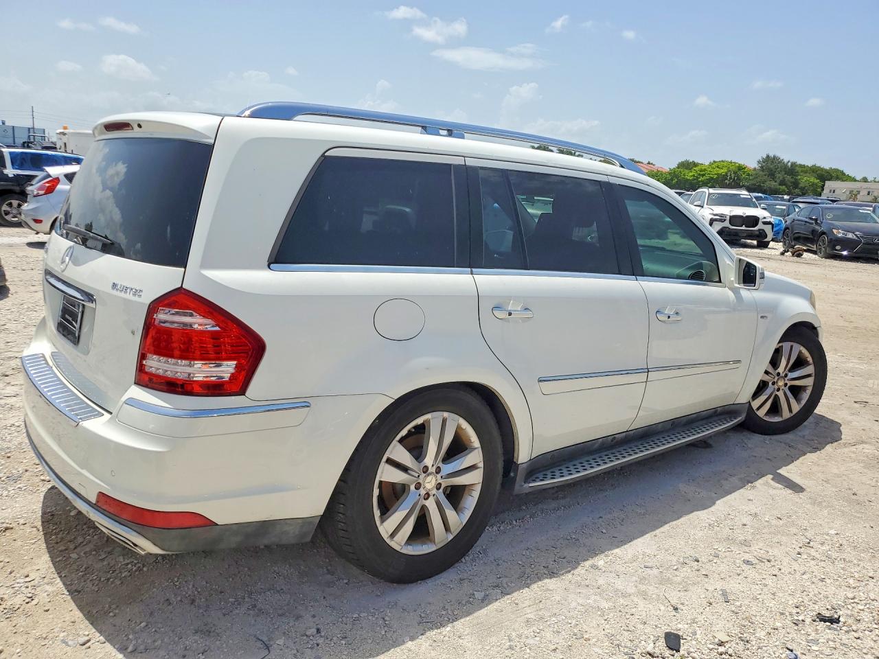2011 Mercedes-benz Gl 350 Bluetec White vin: 4JGBF2FE5BA715208