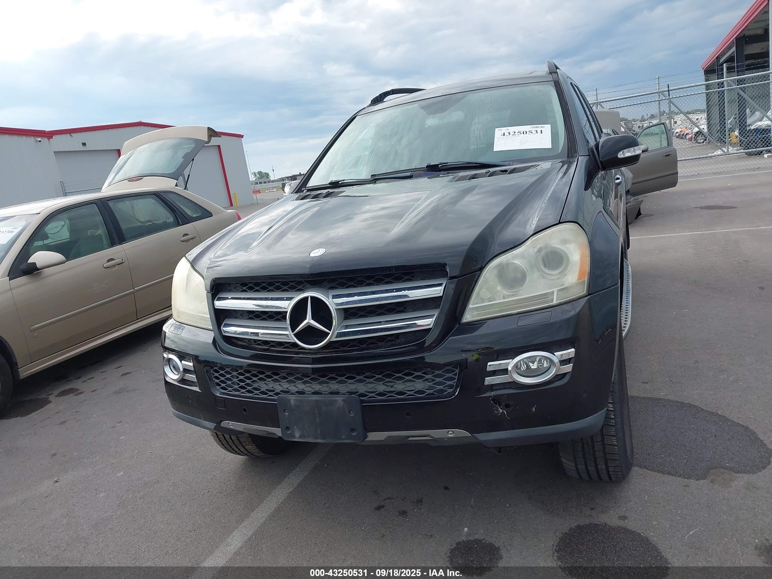 2007 Mercedes-benz Gl 450 4matic Черный vin: 4JGBF71E37A140599