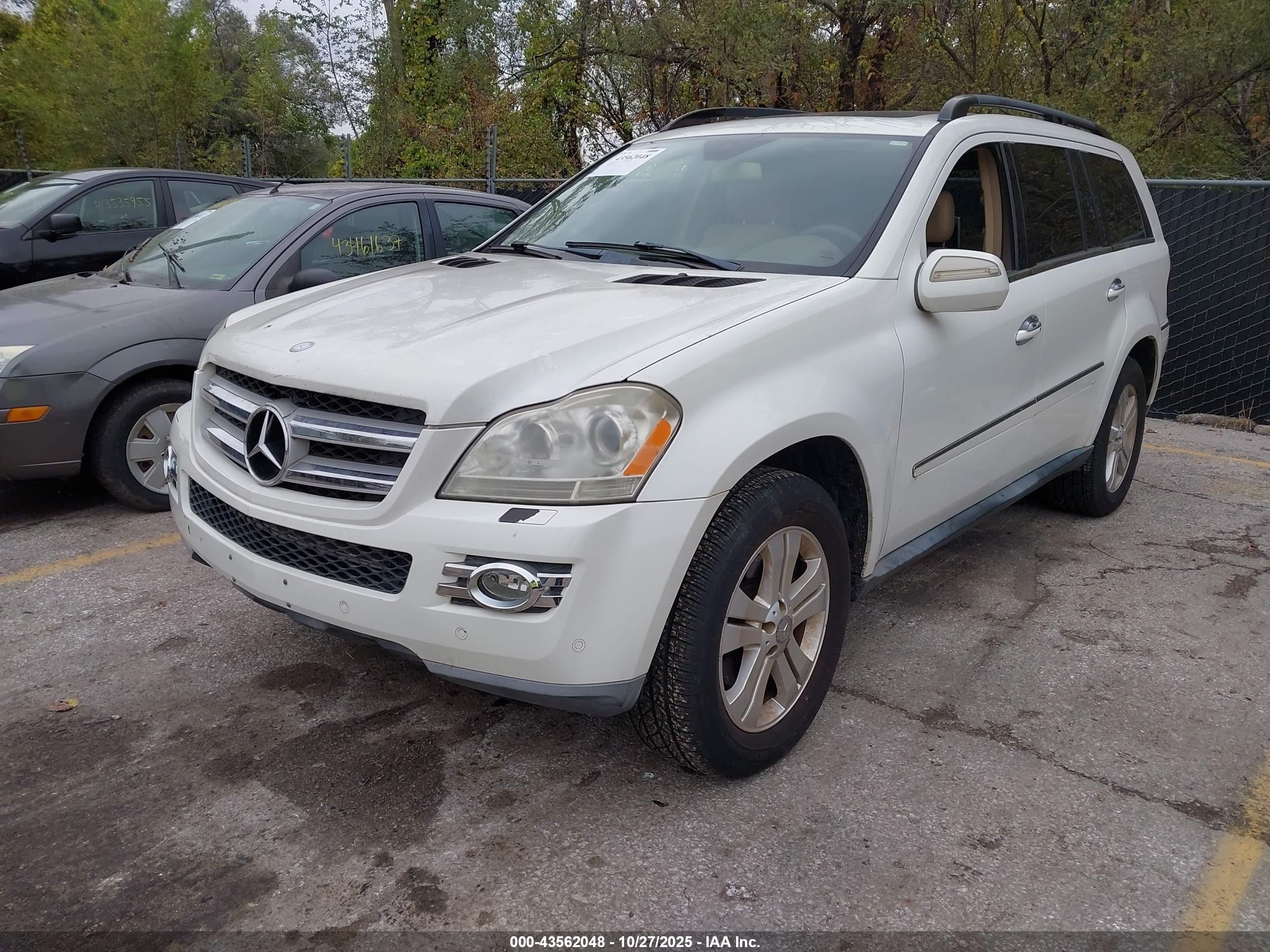 2009 Mercedes-benz Gl 450 4matic Белый vin: 4JGBF71E79A486299