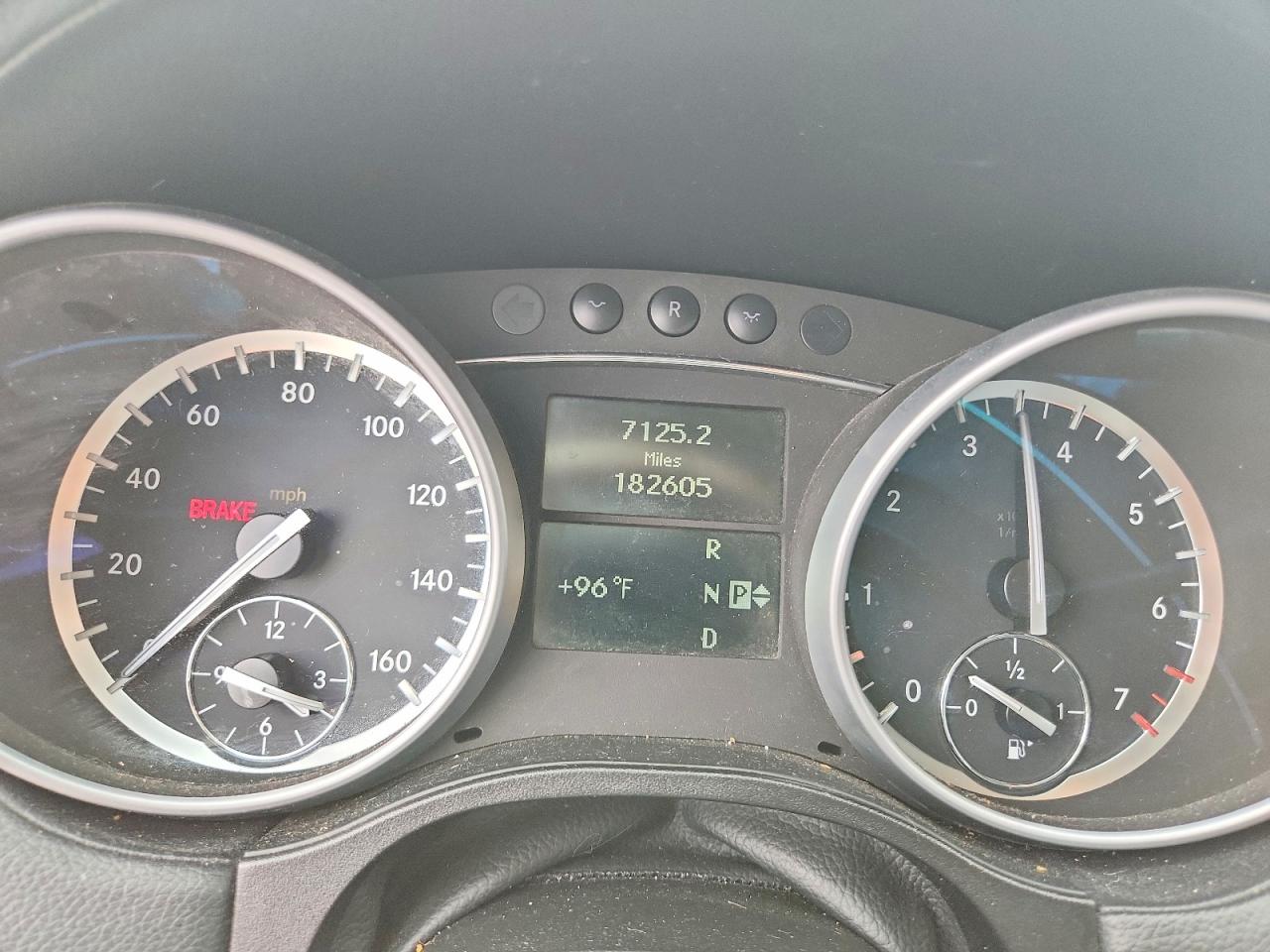 2011 Mercedes-benz Gl 450 4matic Серебряный vin: 4JGBF7BE0BA752640