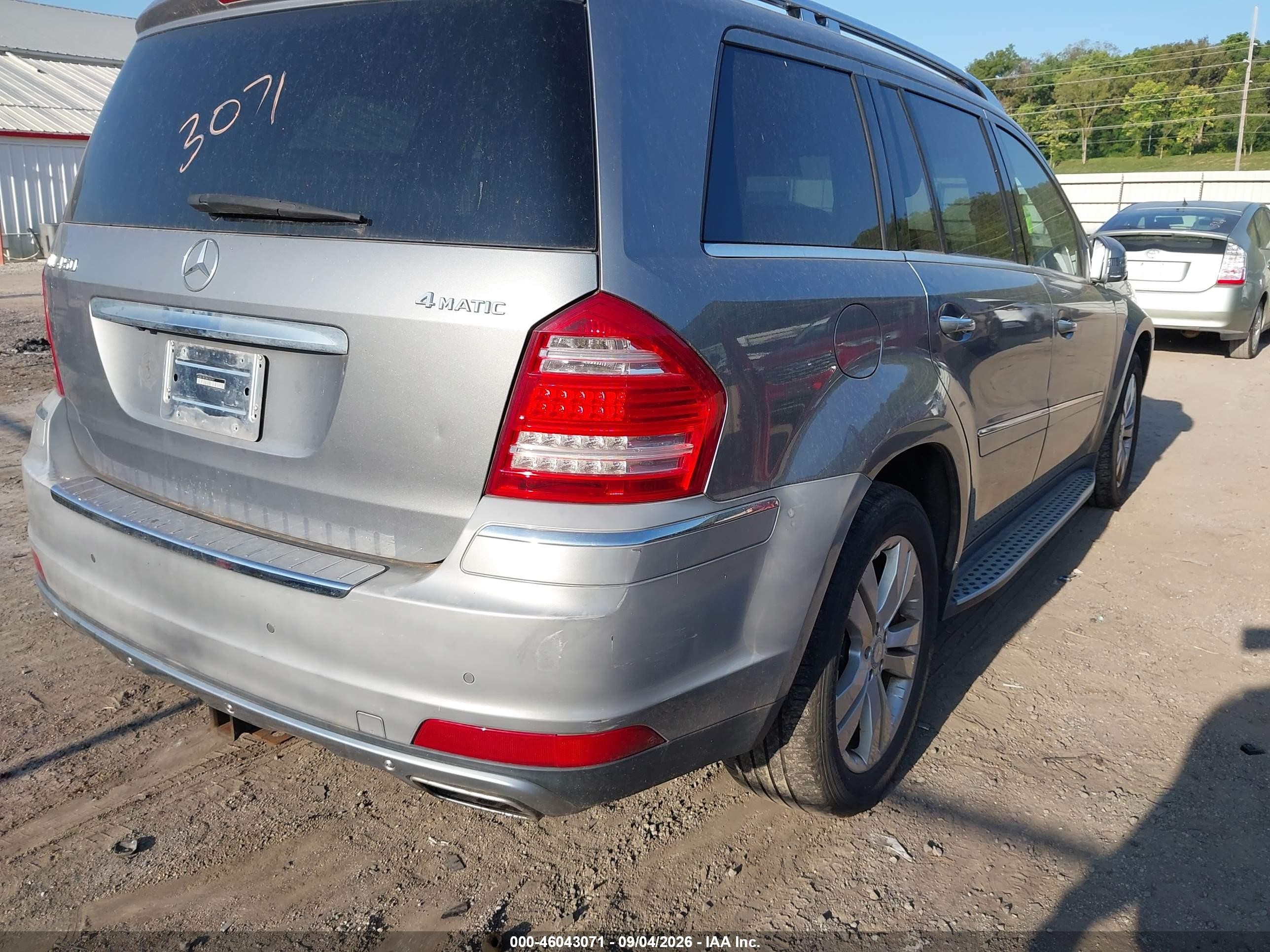 2011 Mercedes-benz Gl 450 4matic Silver vin: 4JGBF7BE3BA760747
