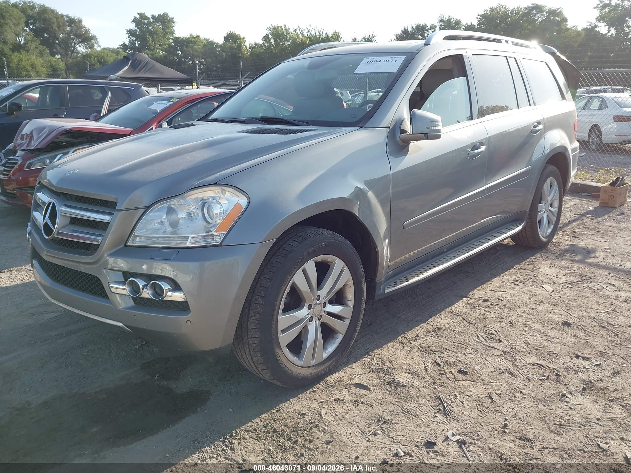 2011 Mercedes-benz Gl 450 4matic Silver vin: 4JGBF7BE3BA760747