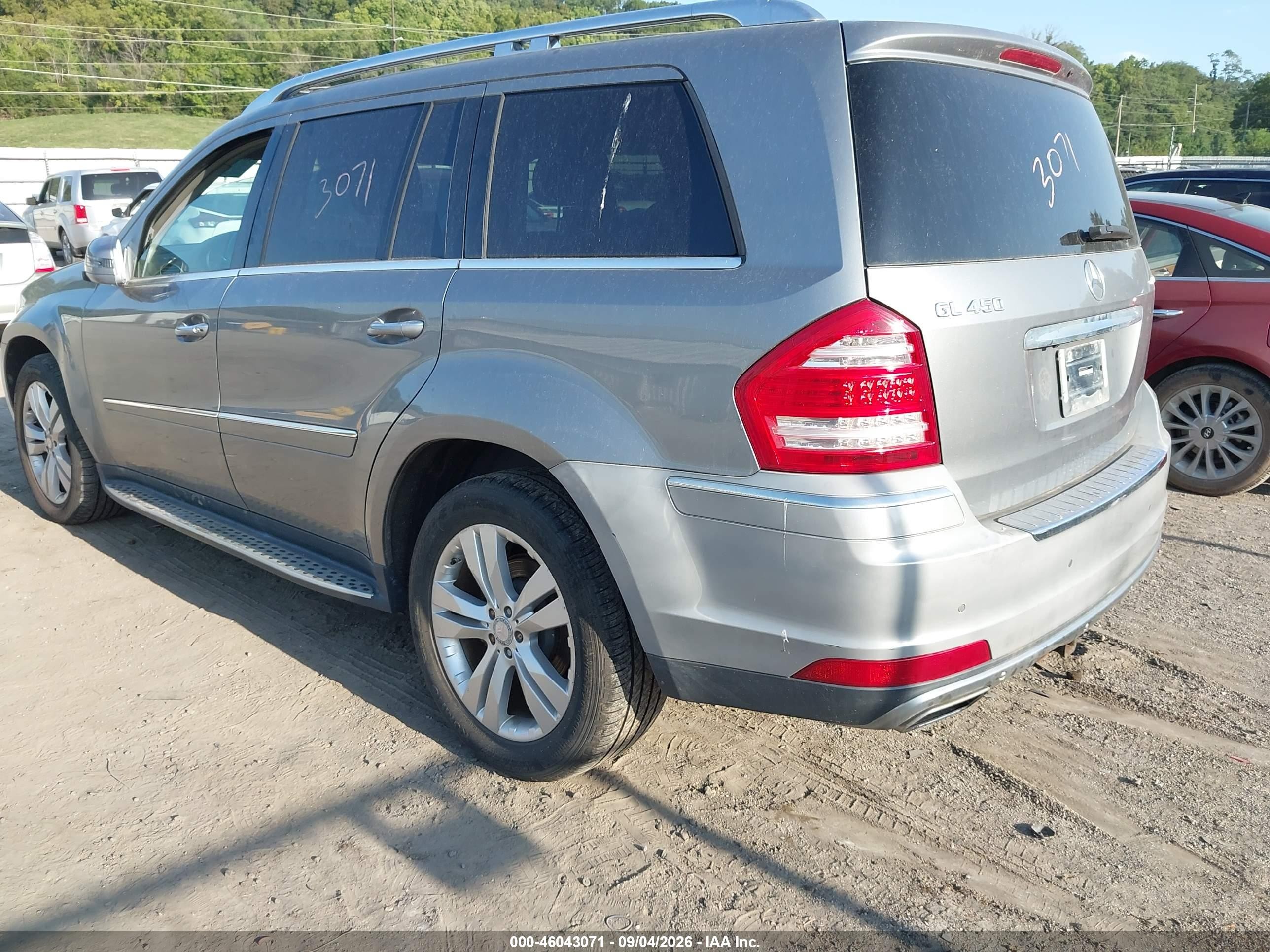 2011 Mercedes-benz Gl 450 4matic Silver vin: 4JGBF7BE3BA760747