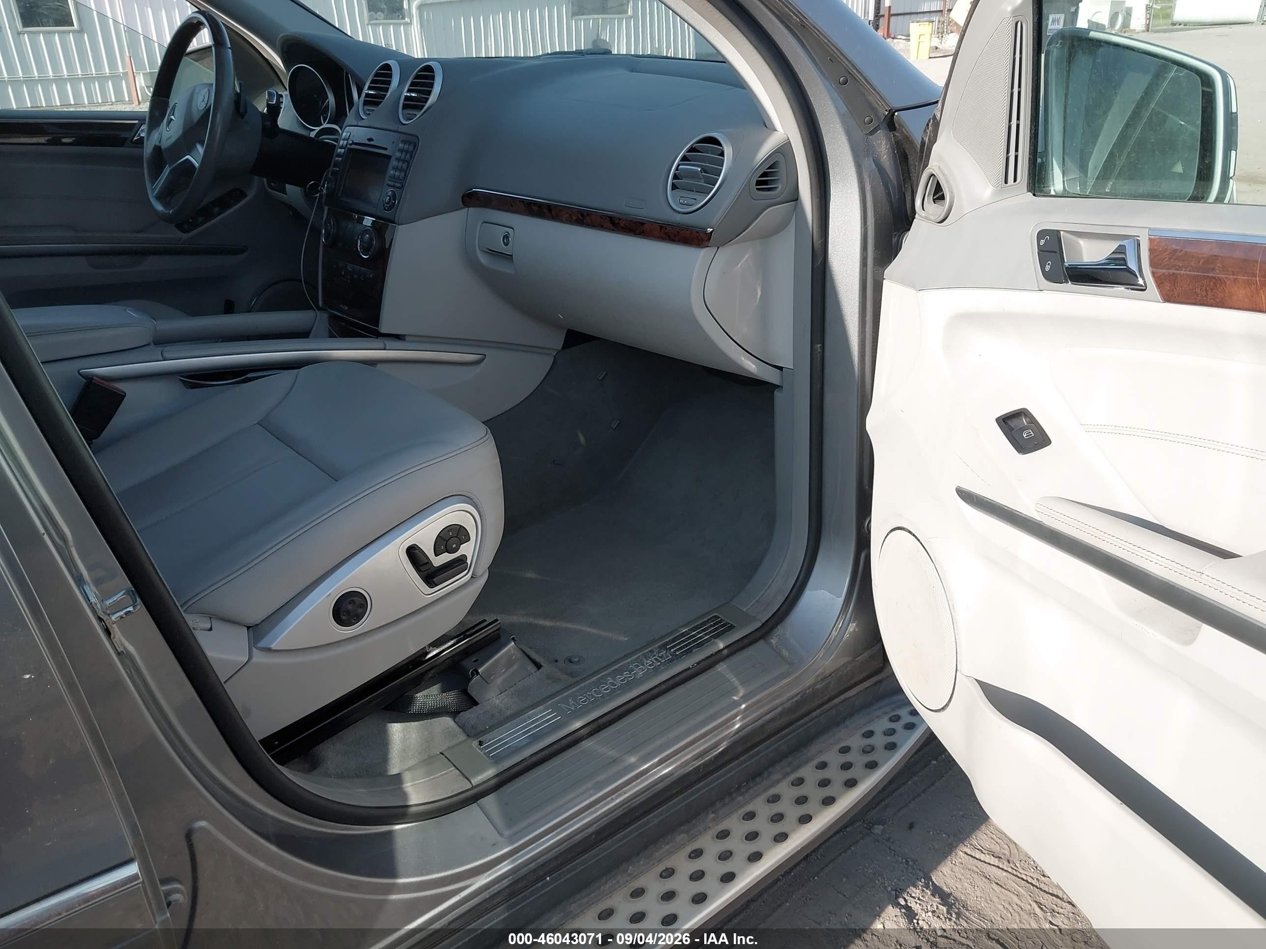 2011 Mercedes-benz Gl 450 4matic Silver vin: 4JGBF7BE3BA760747
