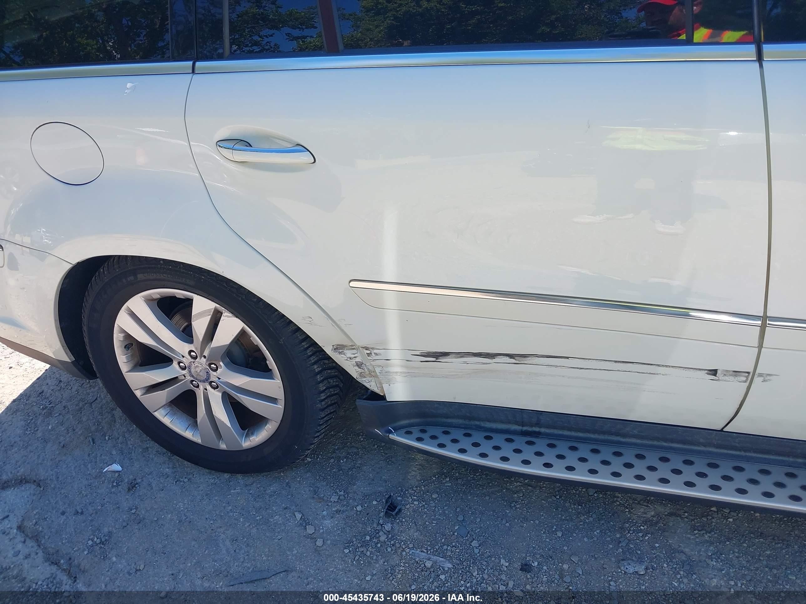 2011 Mercedes-benz Gl 450 4matic White vin: 4JGBF7BE4BA745044