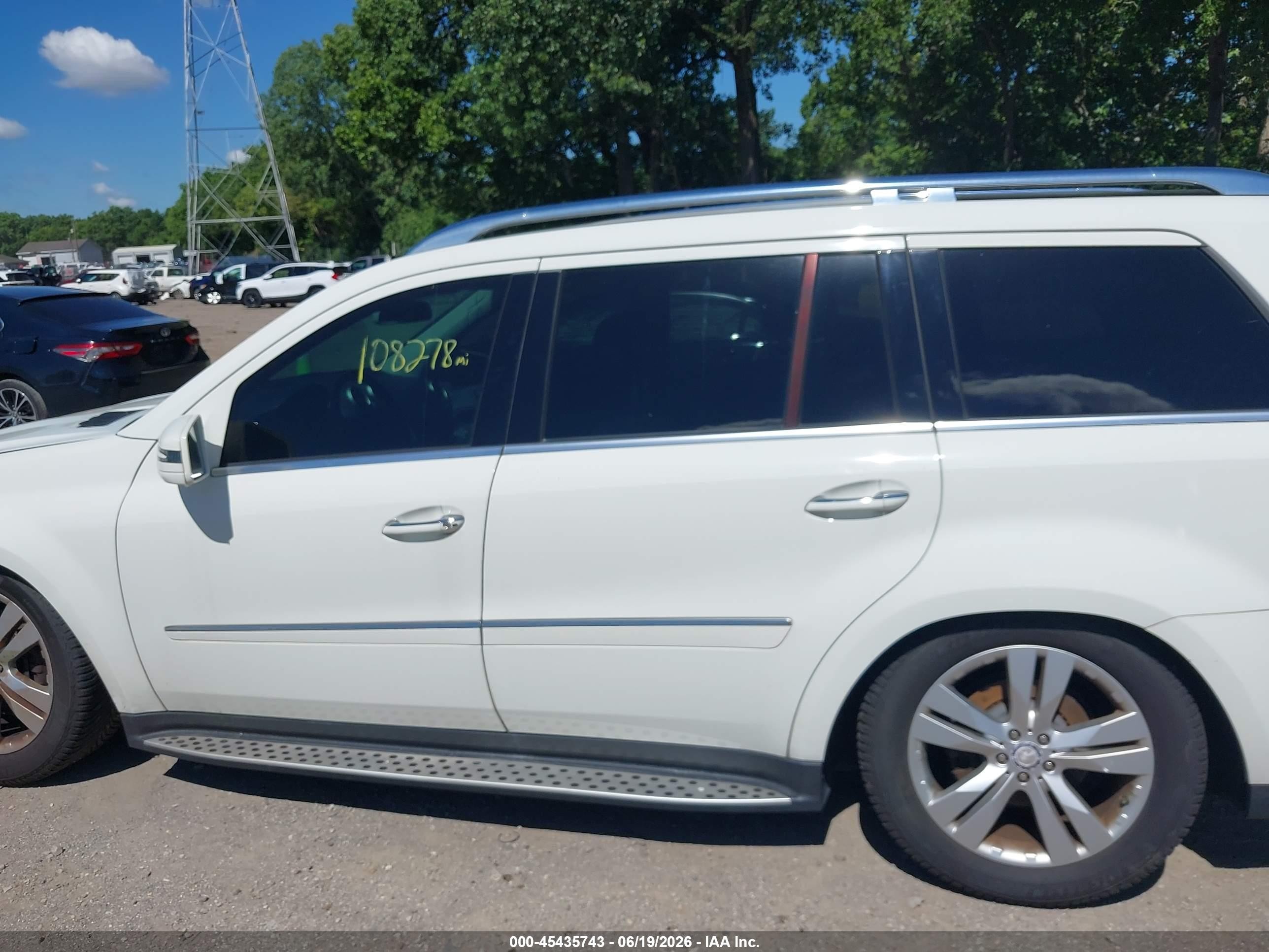 2011 Mercedes-benz Gl 450 4matic White vin: 4JGBF7BE4BA745044