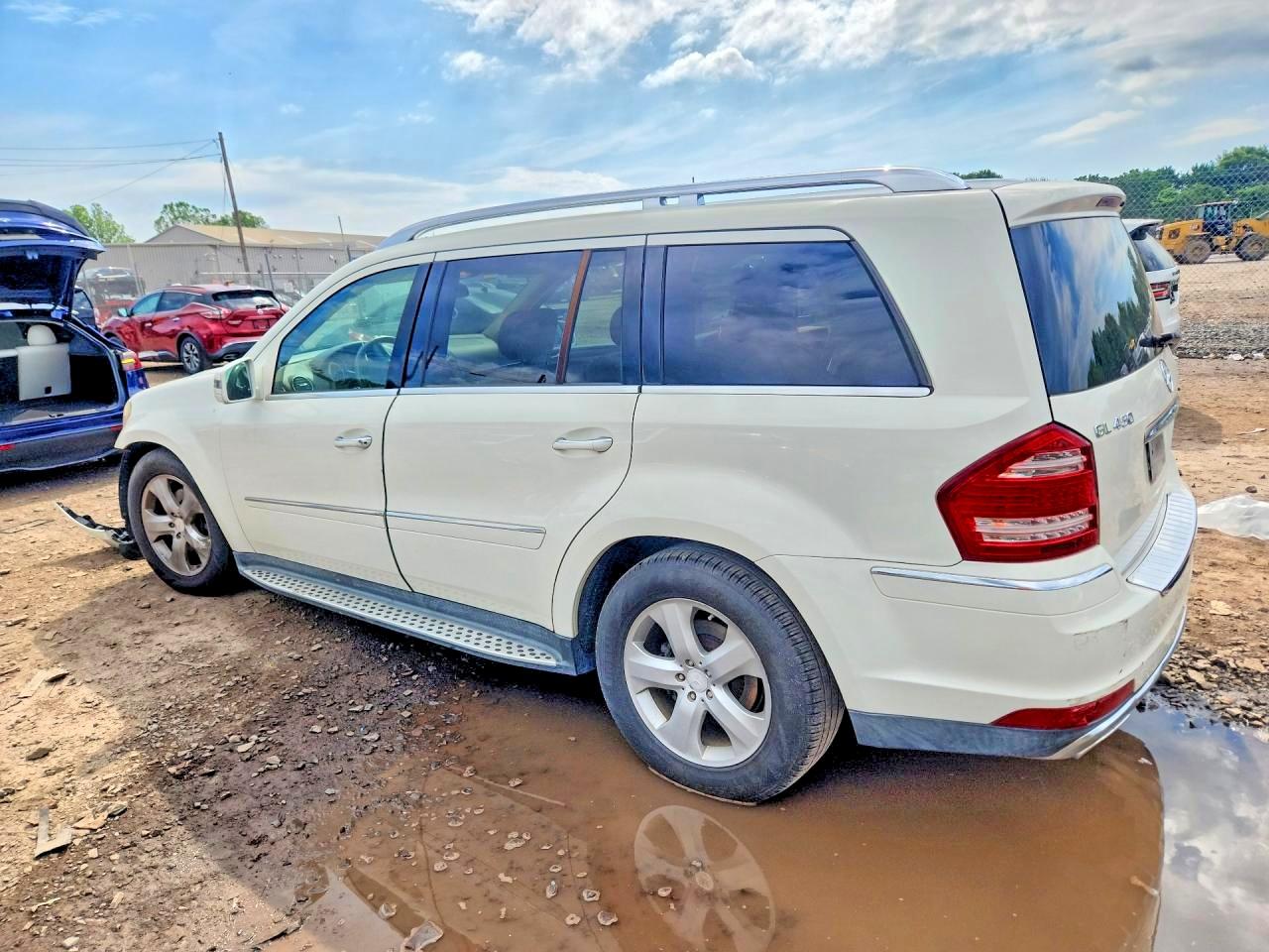 2011 Mercedes-benz Gl 450 4matic White vin: 4JGBF7BE7BA746379