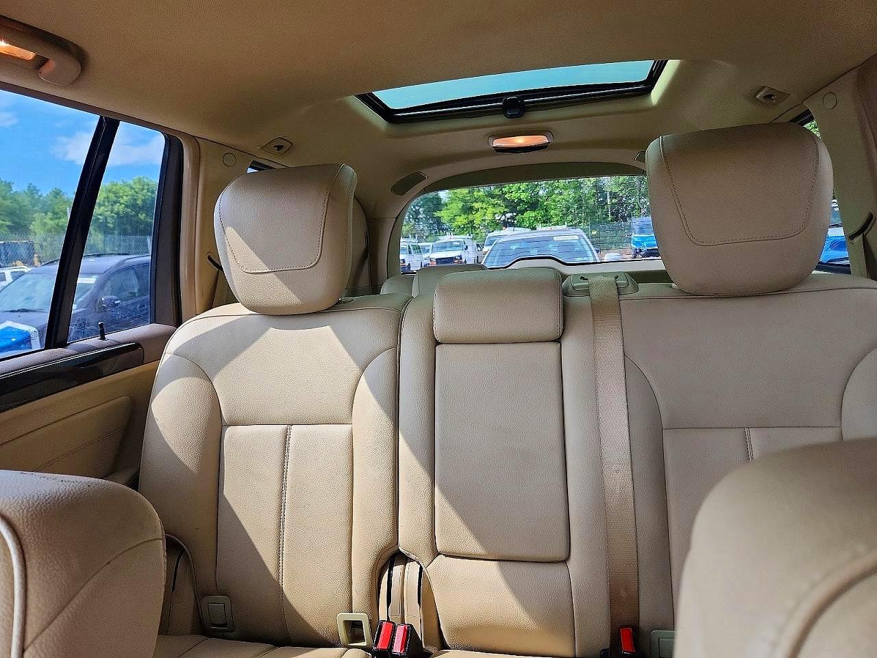 2011 Mercedes-benz Gl 450 4matic White vin: 4JGBF7BE7BA746379