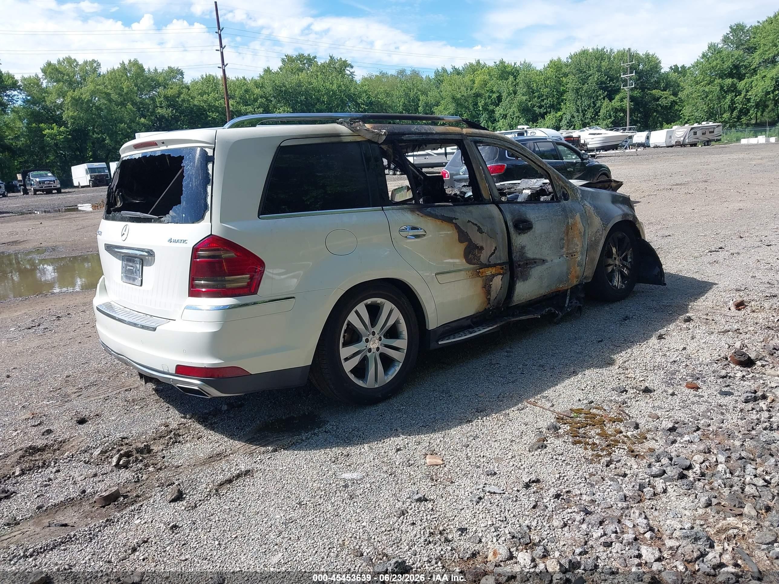 2011 Mercedes-benz Gl 450 4matic White vin: 4JGBF7BE8BA647666
