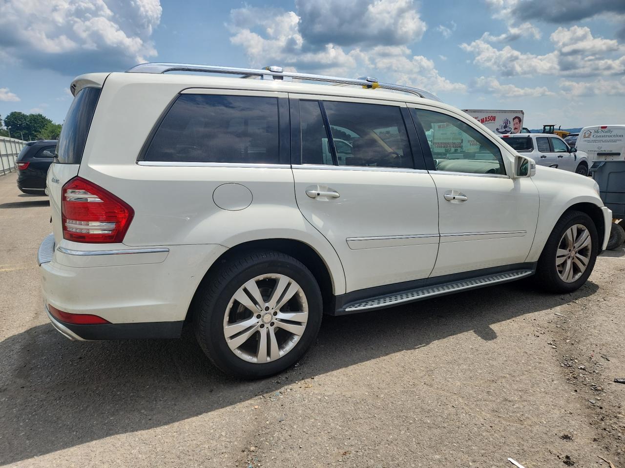 2011 Mercedes-benz Gl 450 4matic White vin: 4JGBF7BE9BA698187